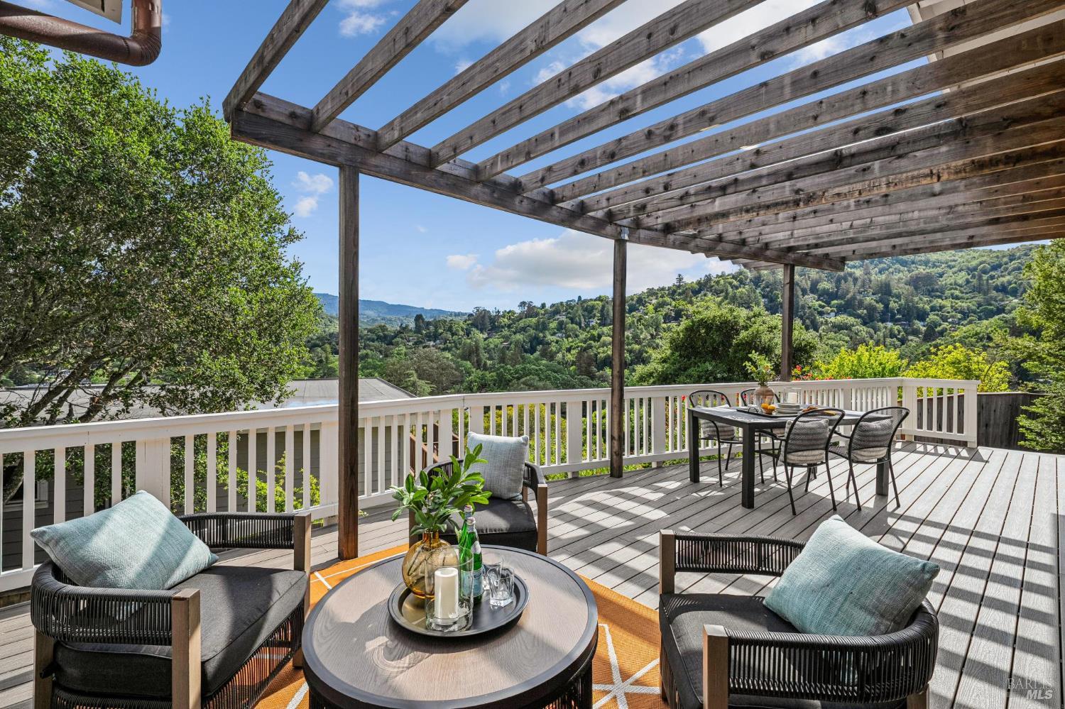 Detail Gallery Image 17 of 47 For 23 Arcangel Ct, Fairfax,  CA 94930 - 3 Beds | 3 Baths