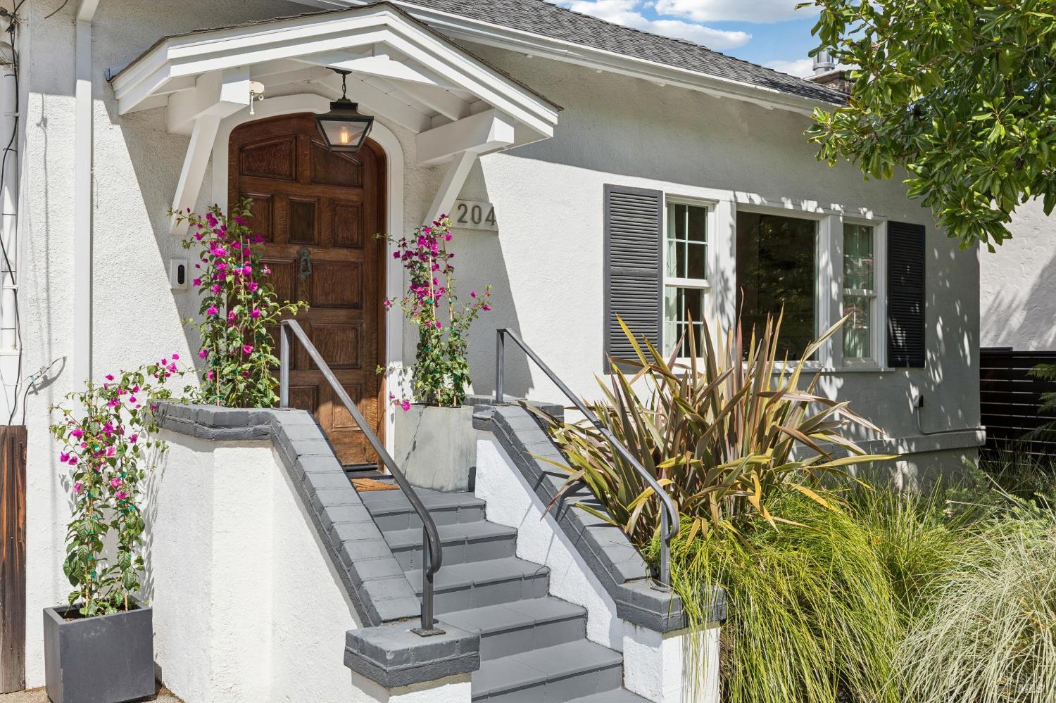 Detail Gallery Image 2 of 36 For 204 Greenfield Ave, San Rafael,  CA 94901 - 3 Beds | 2 Baths