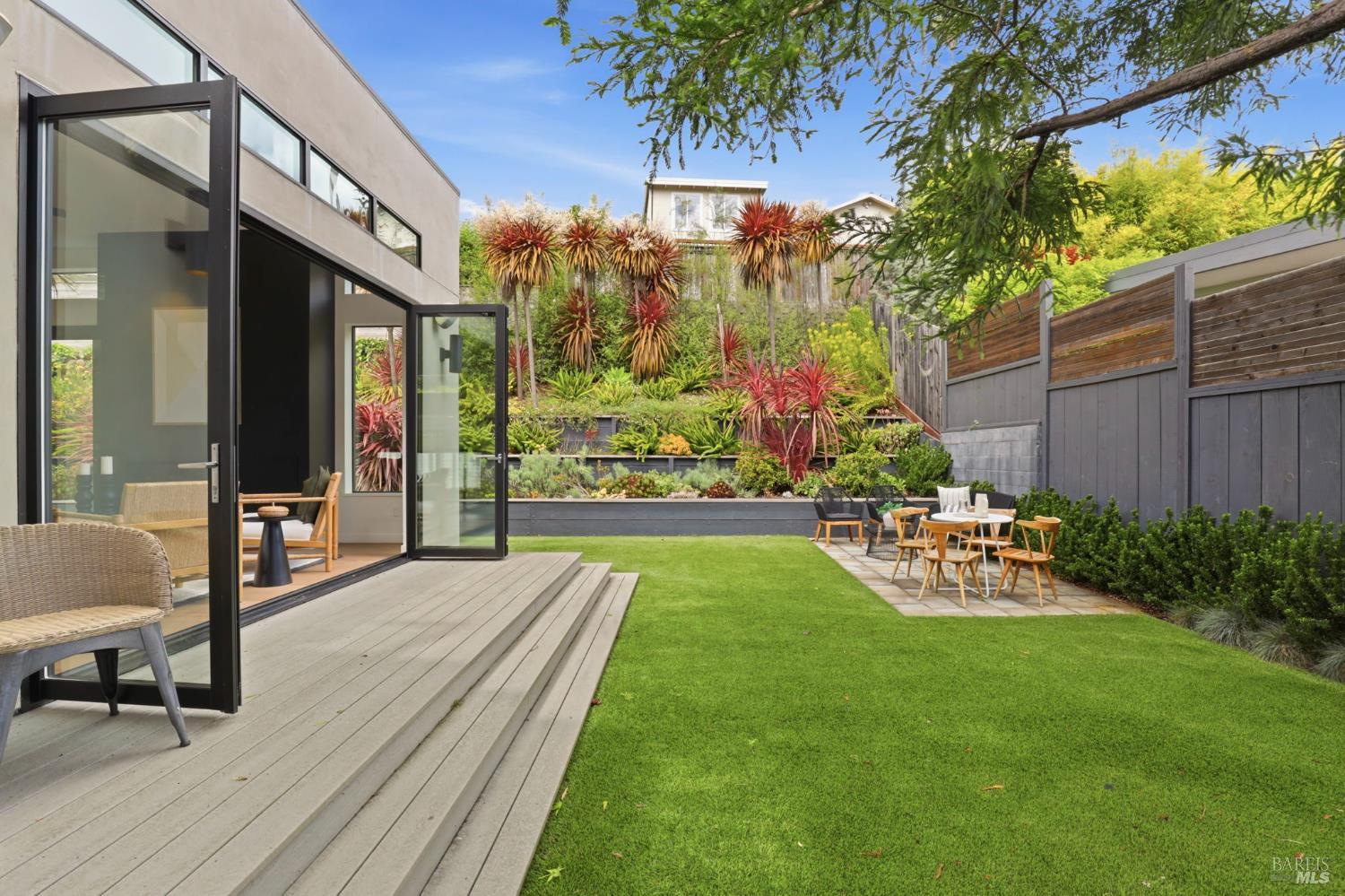 Detail Gallery Image 20 of 38 For 82 S Knoll Rd, Mill Valley,  CA 94941 - 4 Beds | 3 Baths