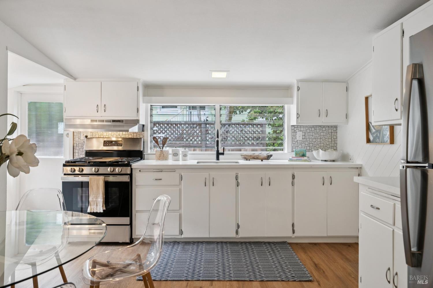 Detail Gallery Image 18 of 36 For 77 Willow Ave, Fairfax,  CA 94930 - 2 Beds | 1 Baths