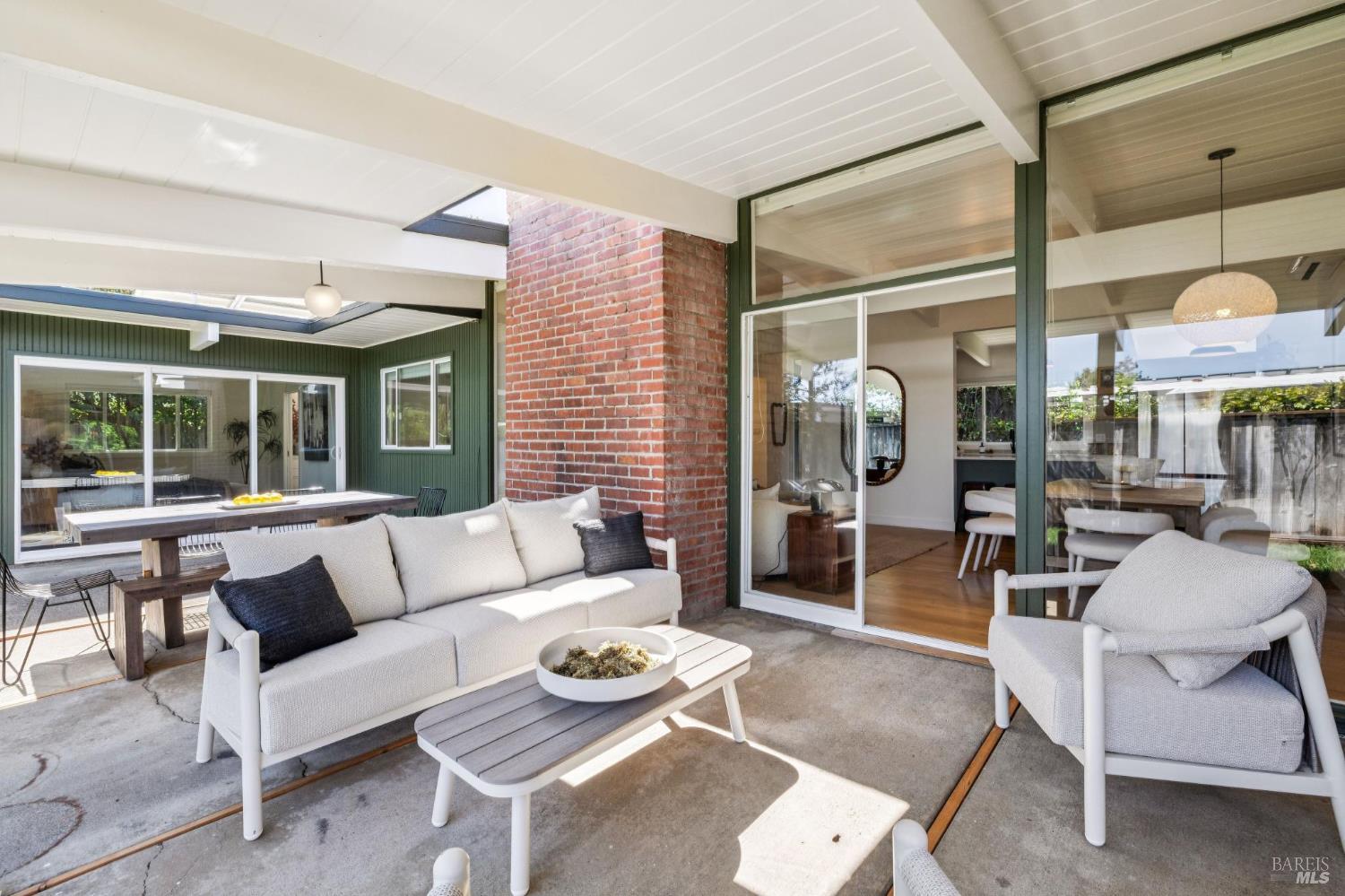 Detail Gallery Image 25 of 57 For 711 Del Ganado Rd, San Rafael,  CA 94903 - 4 Beds | 2 Baths