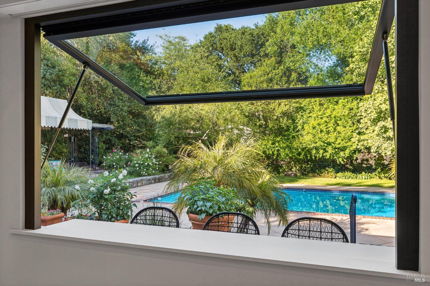 Detail Gallery Image 45 of 56 For 230 Summit Ave, San Rafael,  CA 94901 - 5 Beds | 4/1 Baths