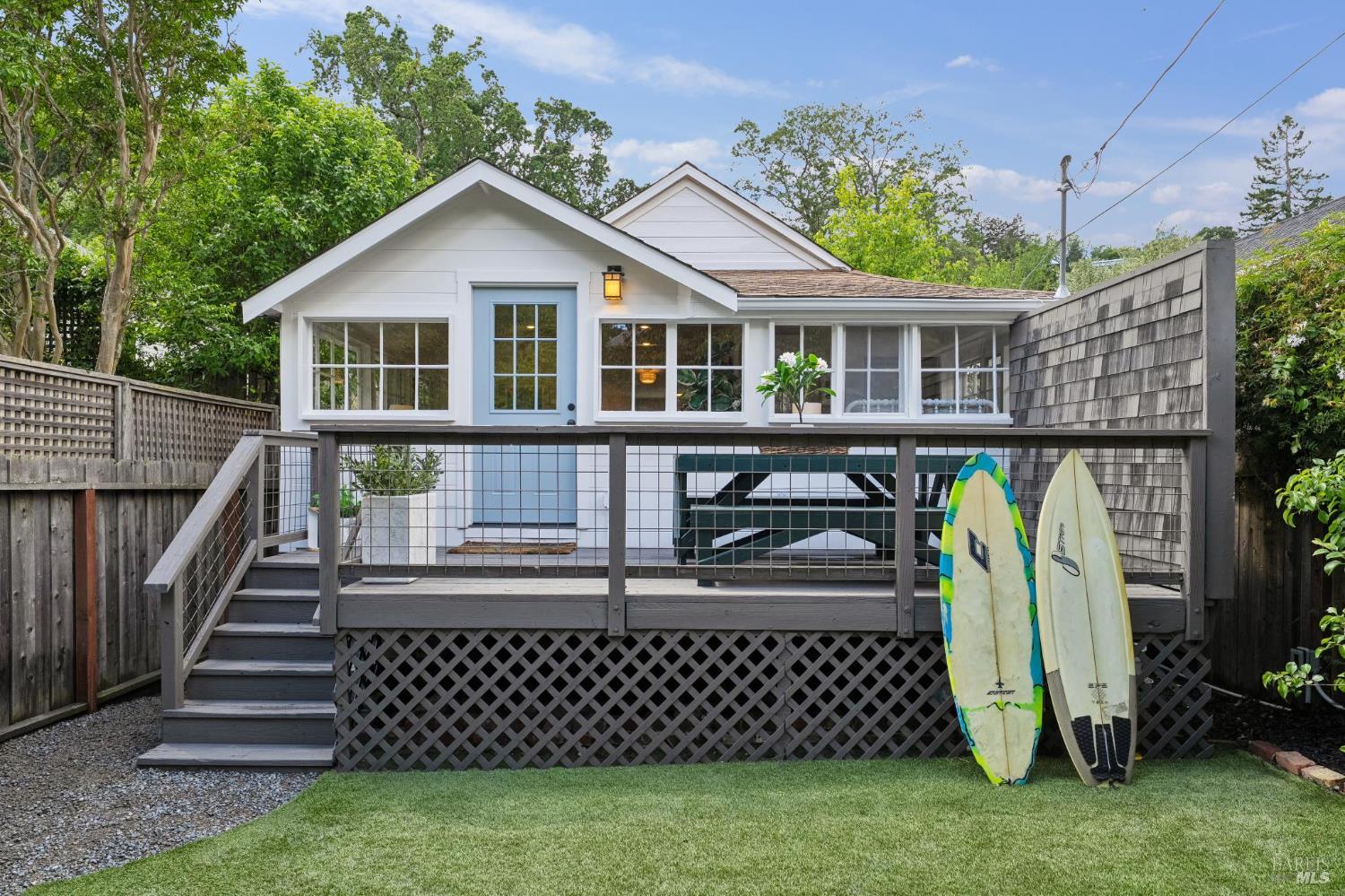 Detail Gallery Image 3 of 36 For 77 Willow Ave, Fairfax,  CA 94930 - 2 Beds | 1 Baths