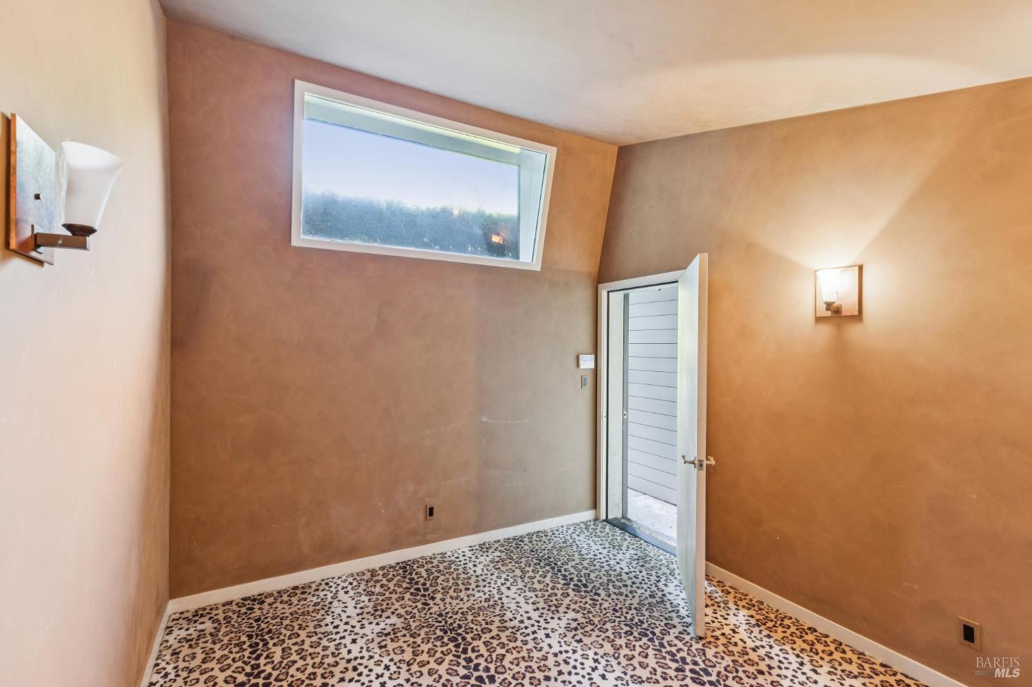 Detail Gallery Image 48 of 56 For 230 Summit Ave, San Rafael,  CA 94901 - 5 Beds | 4/1 Baths