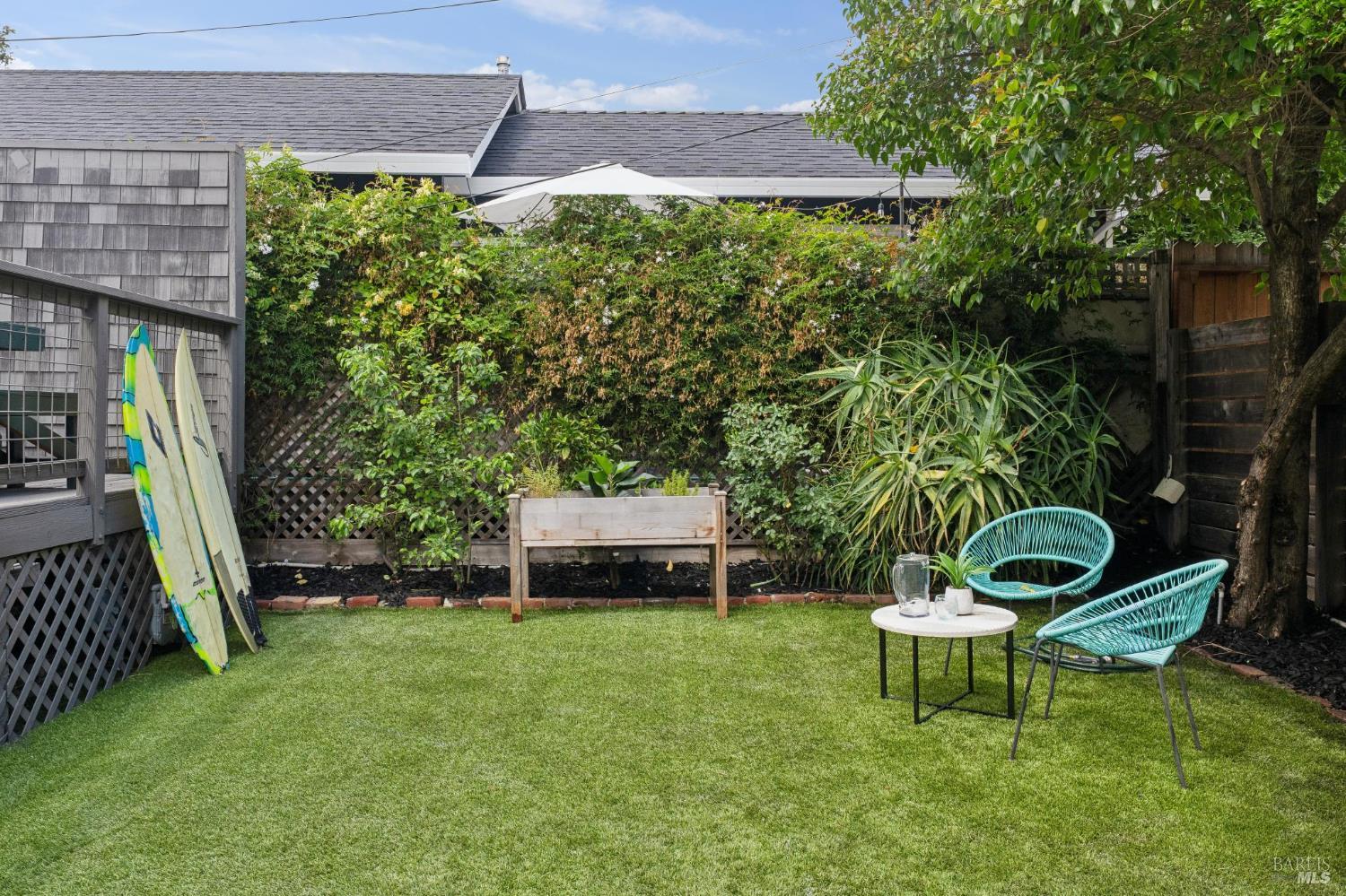 Detail Gallery Image 4 of 36 For 77 Willow Ave, Fairfax,  CA 94930 - 2 Beds | 1 Baths