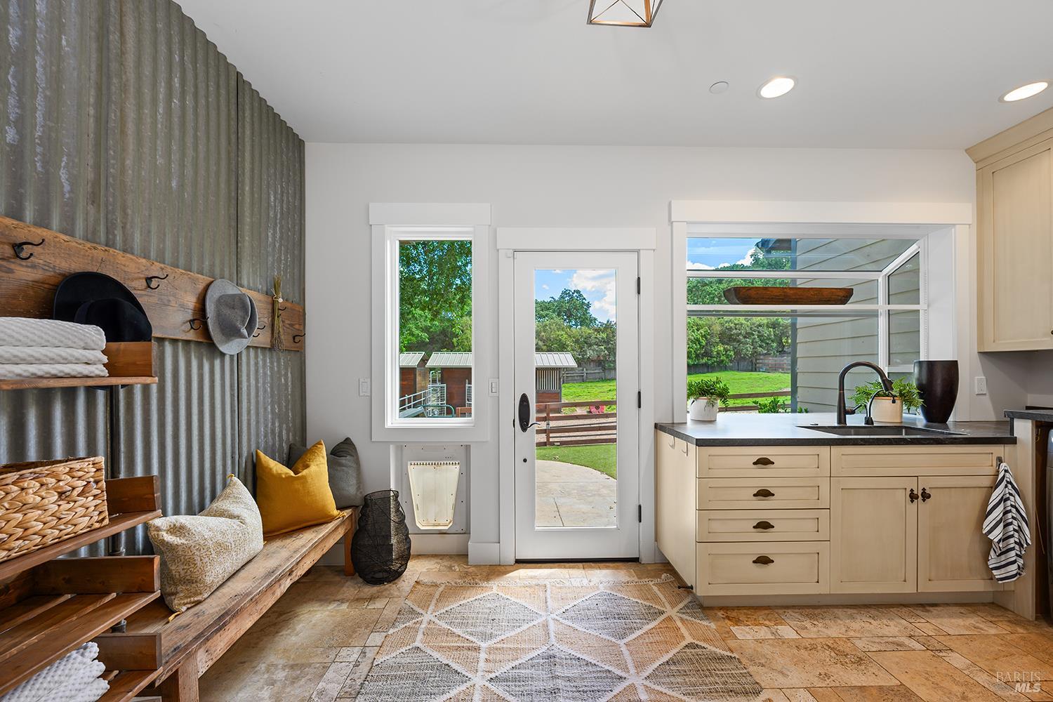 Detail Gallery Image 25 of 80 For 15 Wildwood Ln, Novato,  CA 94947 - 5 Beds | 4/1 Baths