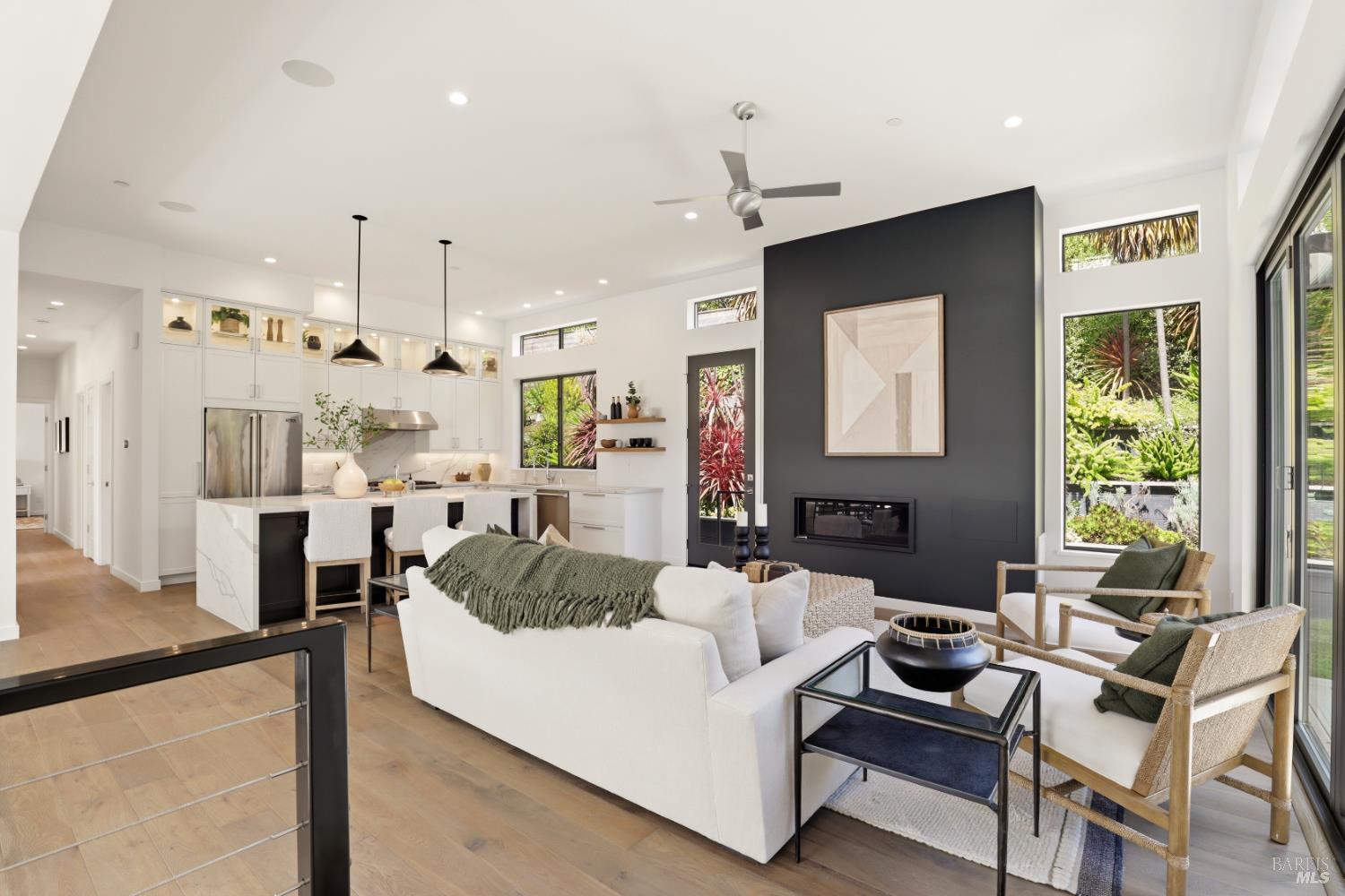 Detail Gallery Image 5 of 38 For 82 S Knoll Rd, Mill Valley,  CA 94941 - 4 Beds | 3 Baths