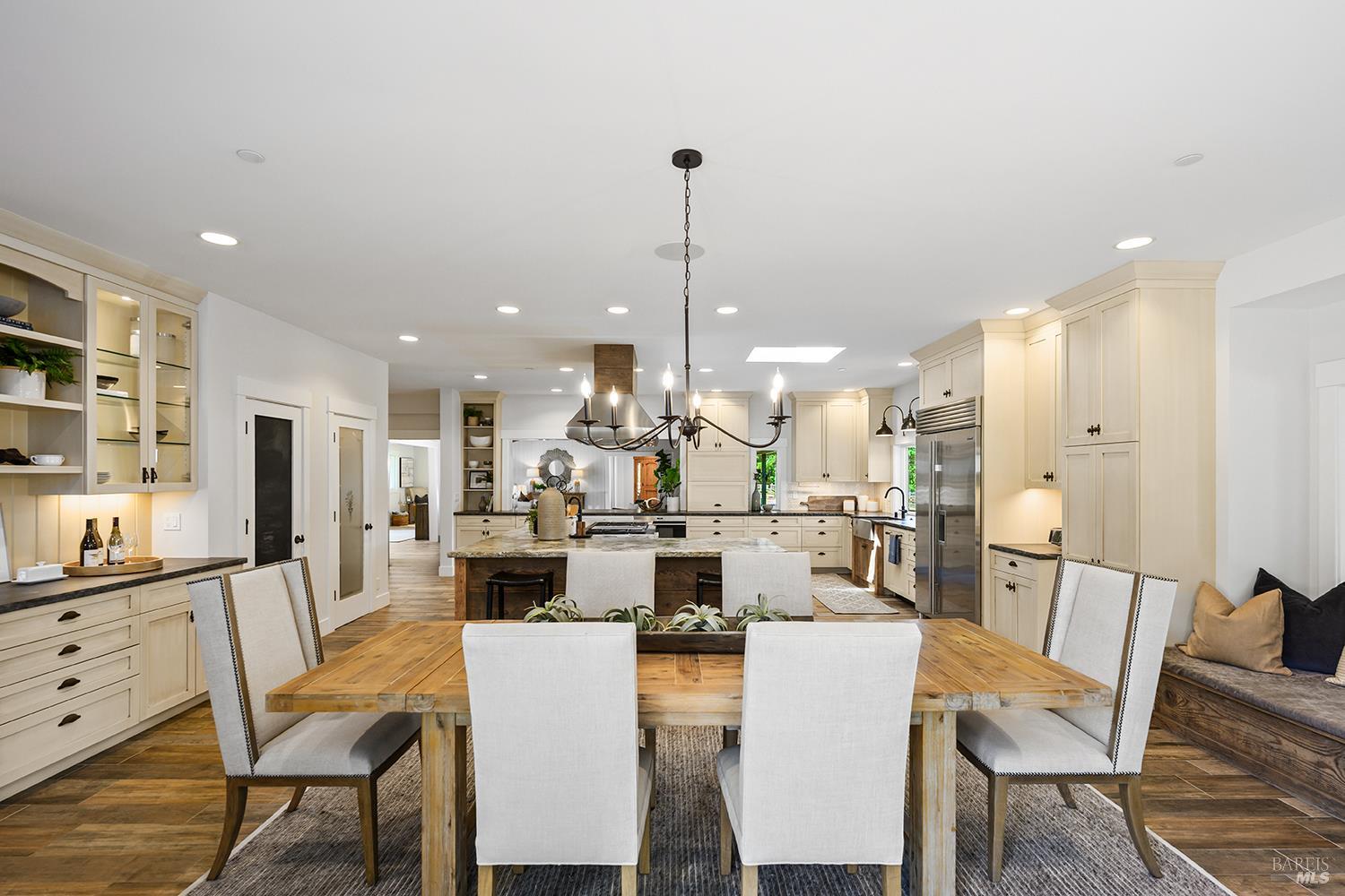 Detail Gallery Image 21 of 80 For 15 Wildwood Ln, Novato,  CA 94947 - 5 Beds | 4/1 Baths