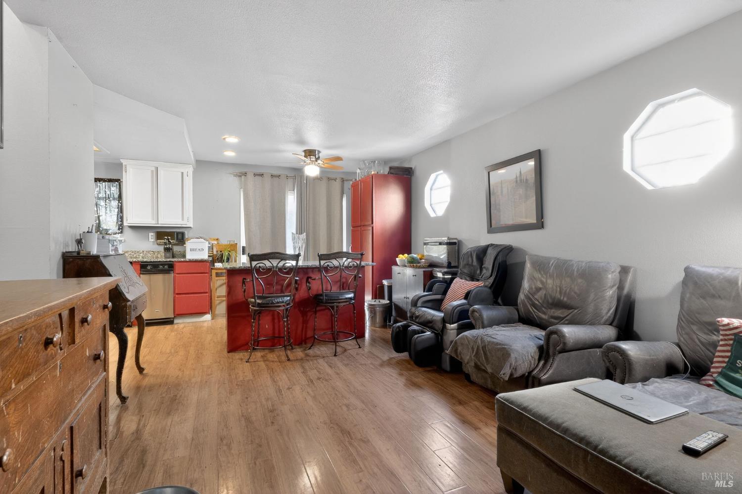 Detail Gallery Image 5 of 15 For 127 Marguerite Ln, Cloverdale,  CA 95425 - 4 Beds | 2/1 Baths