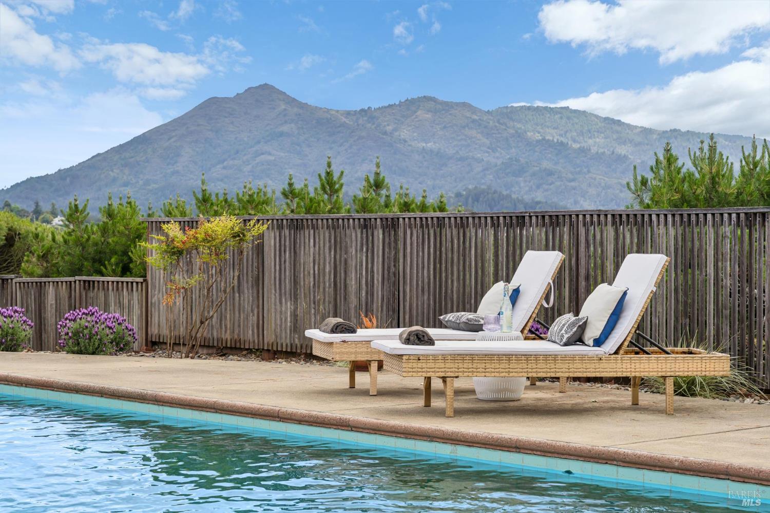 Detail Gallery Image 26 of 29 For 24 Maywood Way, San Rafael,  CA 94901 - 3 Beds | 2 Baths