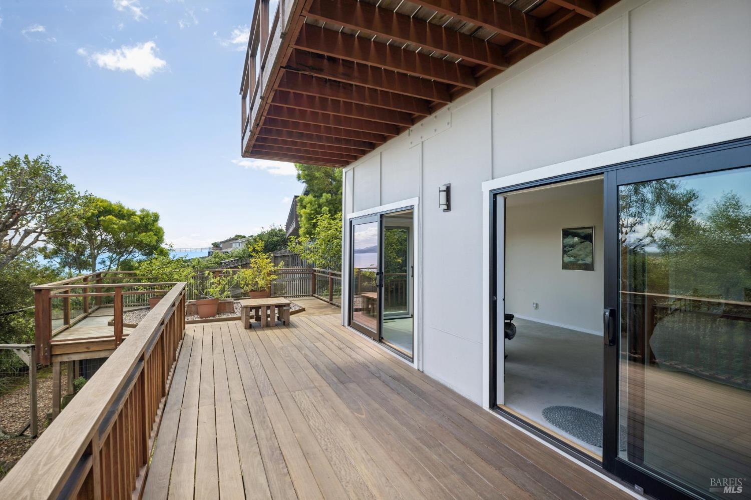 Detail Gallery Image 82 of 90 For 120 Fernwood Dr, San Rafael,  CA 94901 - 4 Beds | 3 Baths