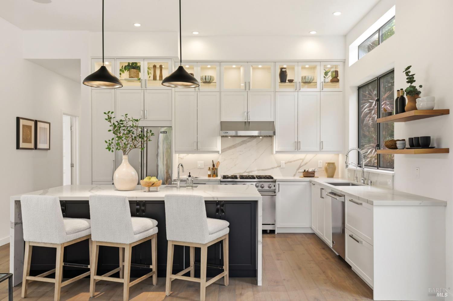 Detail Gallery Image 13 of 38 For 82 S Knoll Rd, Mill Valley,  CA 94941 - 4 Beds | 3 Baths