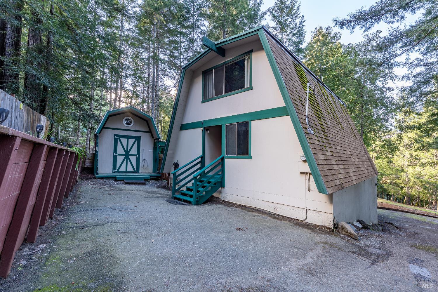 Detail Gallery Image 3 of 22 For 1500 Perch Way, Willits,  CA 95490 - 2 Beds | 2 Baths