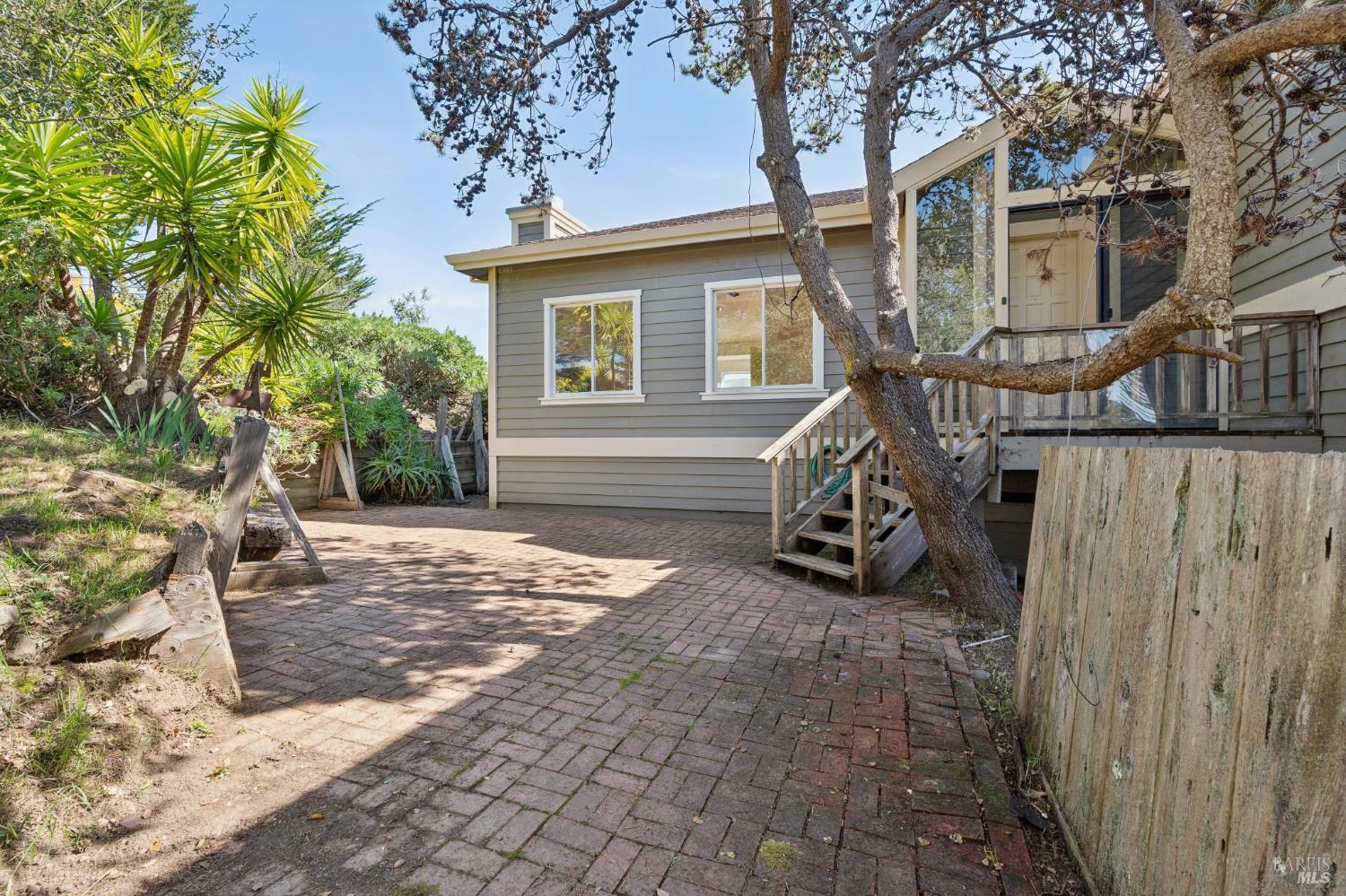 Detail Gallery Image 5 of 64 For 11798 Highway 1 Unkn, Point Reyes Station,  CA 94956 - 3 Beds | 3/1 Baths