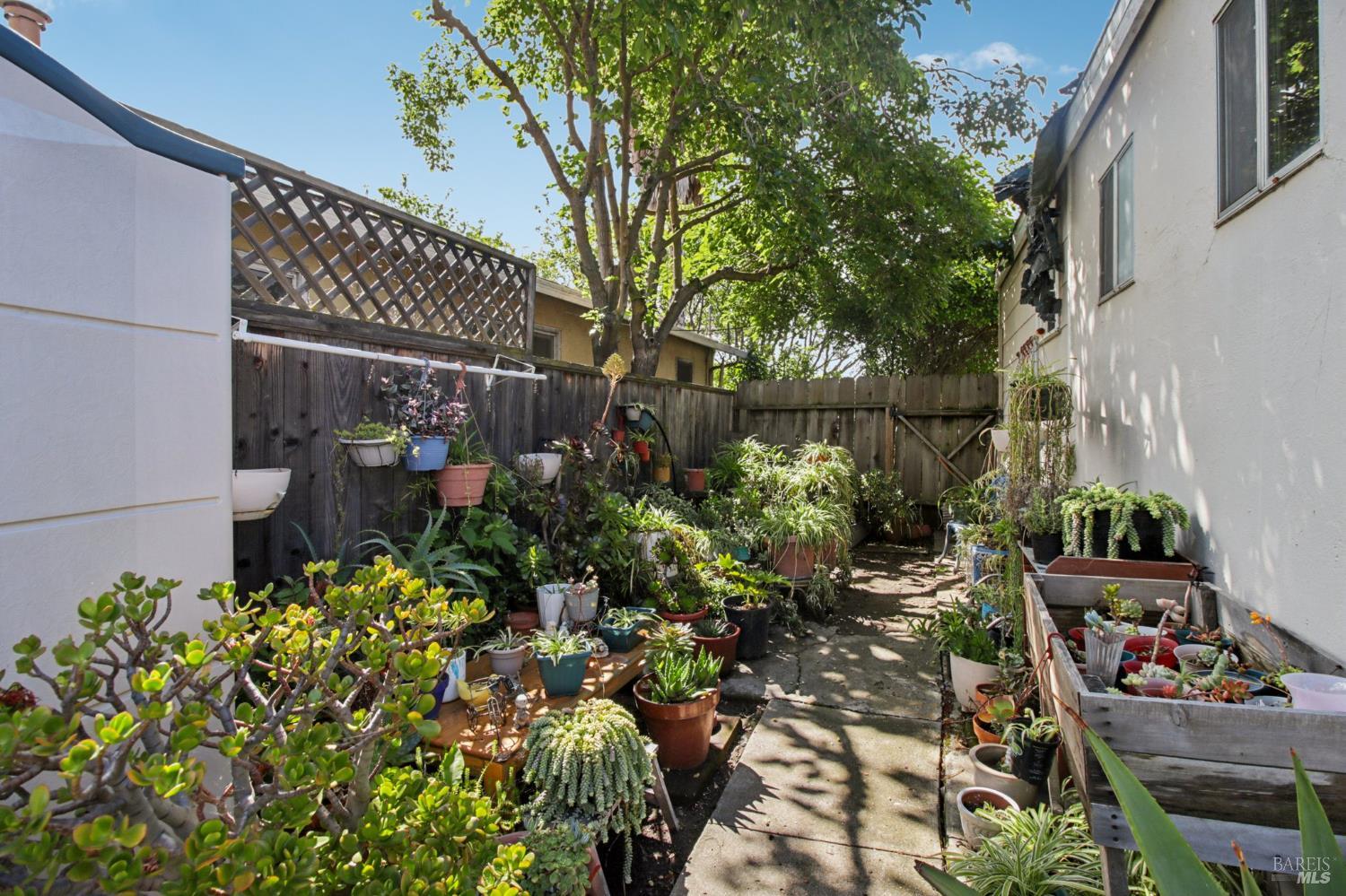 Detail Gallery Image 33 of 38 For 1022 W 6th St, Antioch,  CA 94509 - 2 Beds | 1 Baths