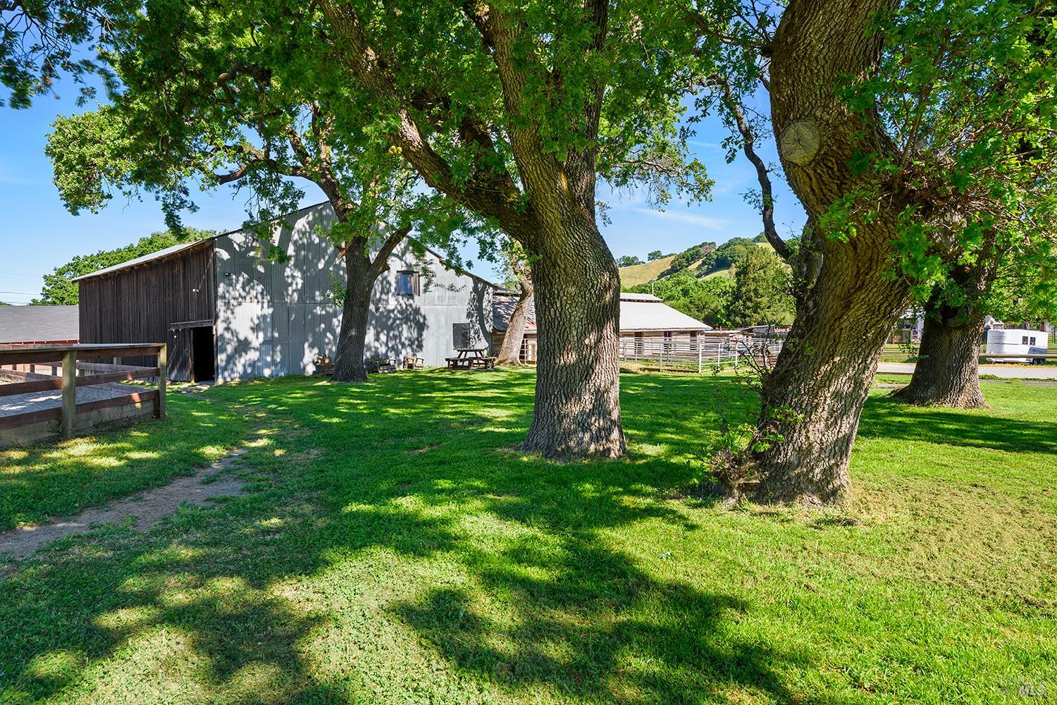 Detail Gallery Image 48 of 80 For 15 Wildwood Ln, Novato,  CA 94947 - 5 Beds | 4/1 Baths