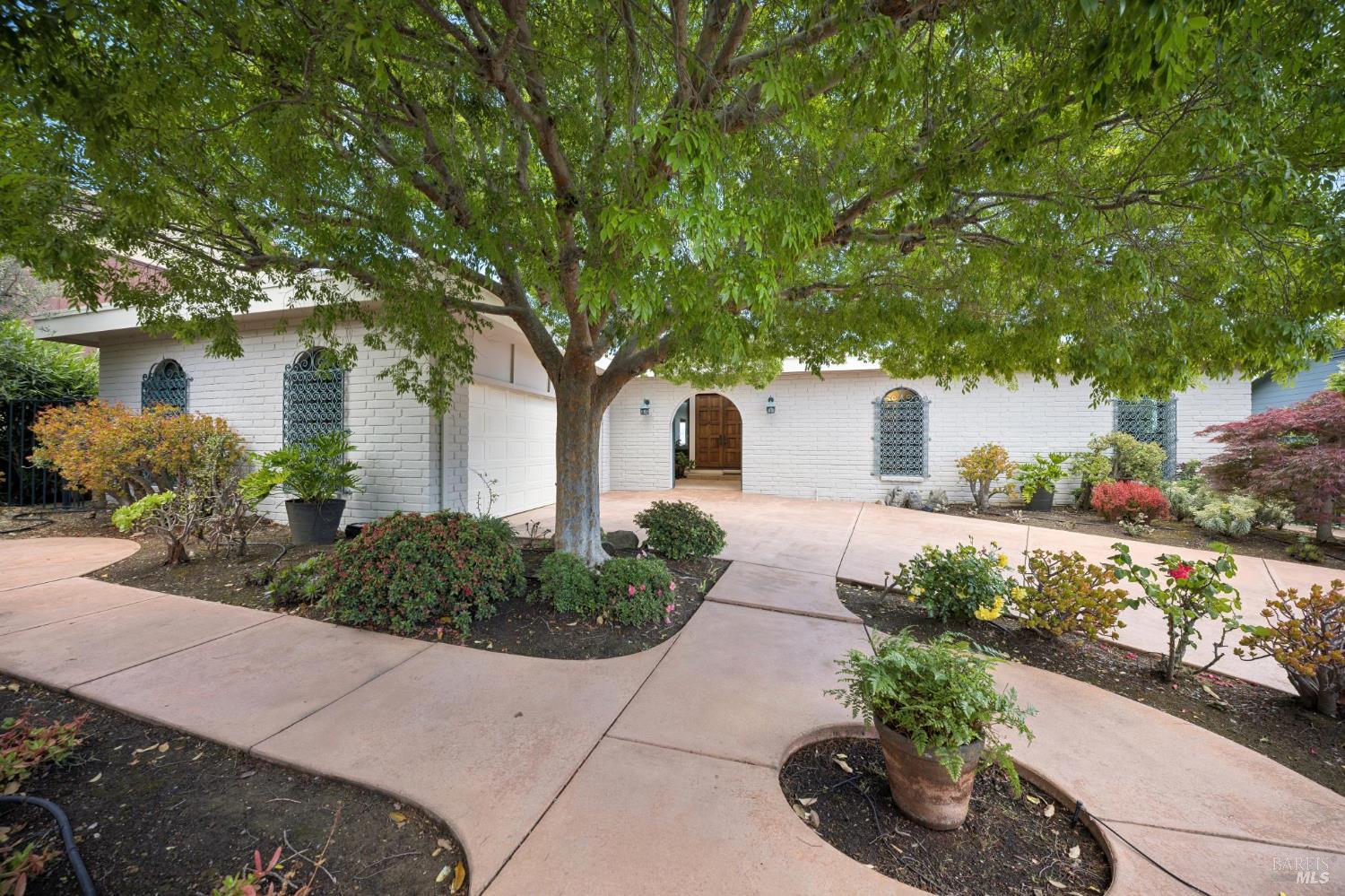 Detail Gallery Image 5 of 90 For 120 Fernwood Dr, San Rafael,  CA 94901 - 4 Beds | 3 Baths