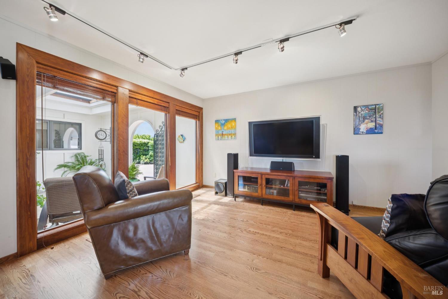 Detail Gallery Image 36 of 90 For 120 Fernwood Dr, San Rafael,  CA 94901 - 4 Beds | 3 Baths