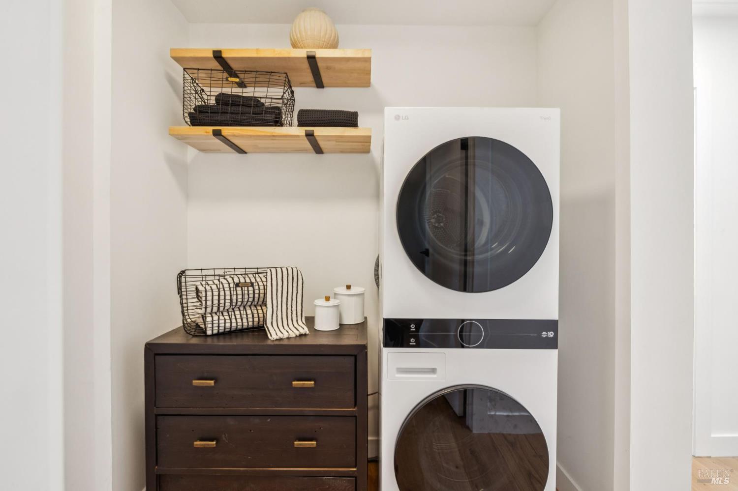 Detail Gallery Image 43 of 57 For 711 Del Ganado Rd, San Rafael,  CA 94903 - 4 Beds | 2 Baths