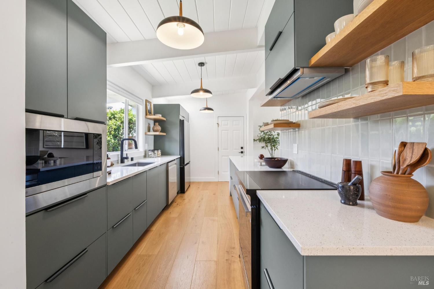 Detail Gallery Image 18 of 57 For 711 Del Ganado Rd, San Rafael,  CA 94903 - 4 Beds | 2 Baths