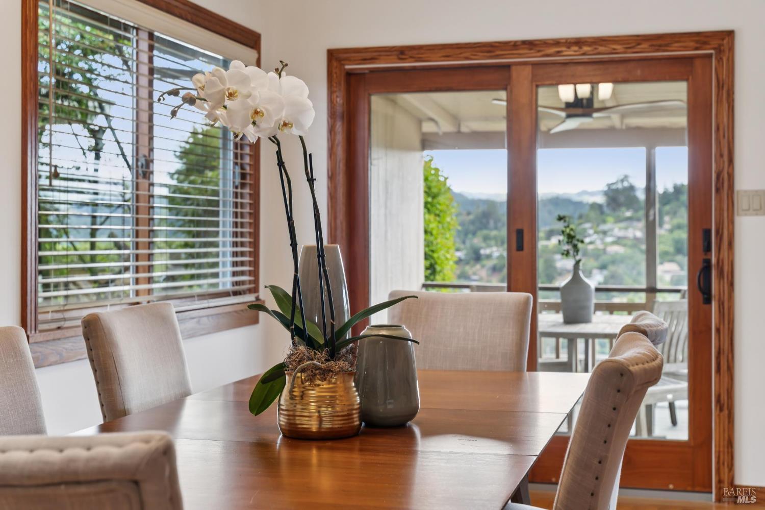 Detail Gallery Image 8 of 29 For 24 Maywood Way, San Rafael,  CA 94901 - 3 Beds | 2 Baths