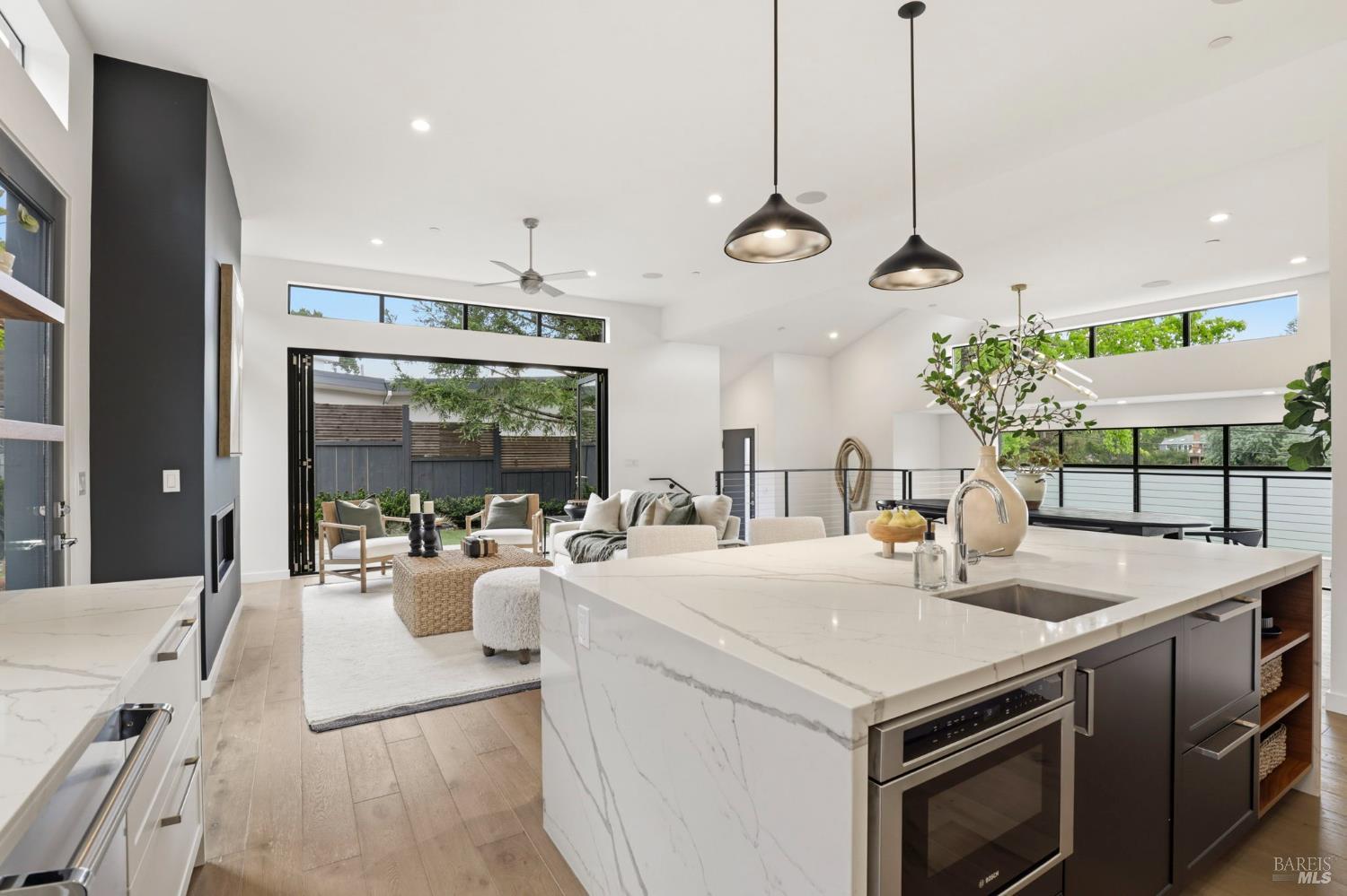 Detail Gallery Image 14 of 38 For 82 S Knoll Rd, Mill Valley,  CA 94941 - 4 Beds | 3 Baths