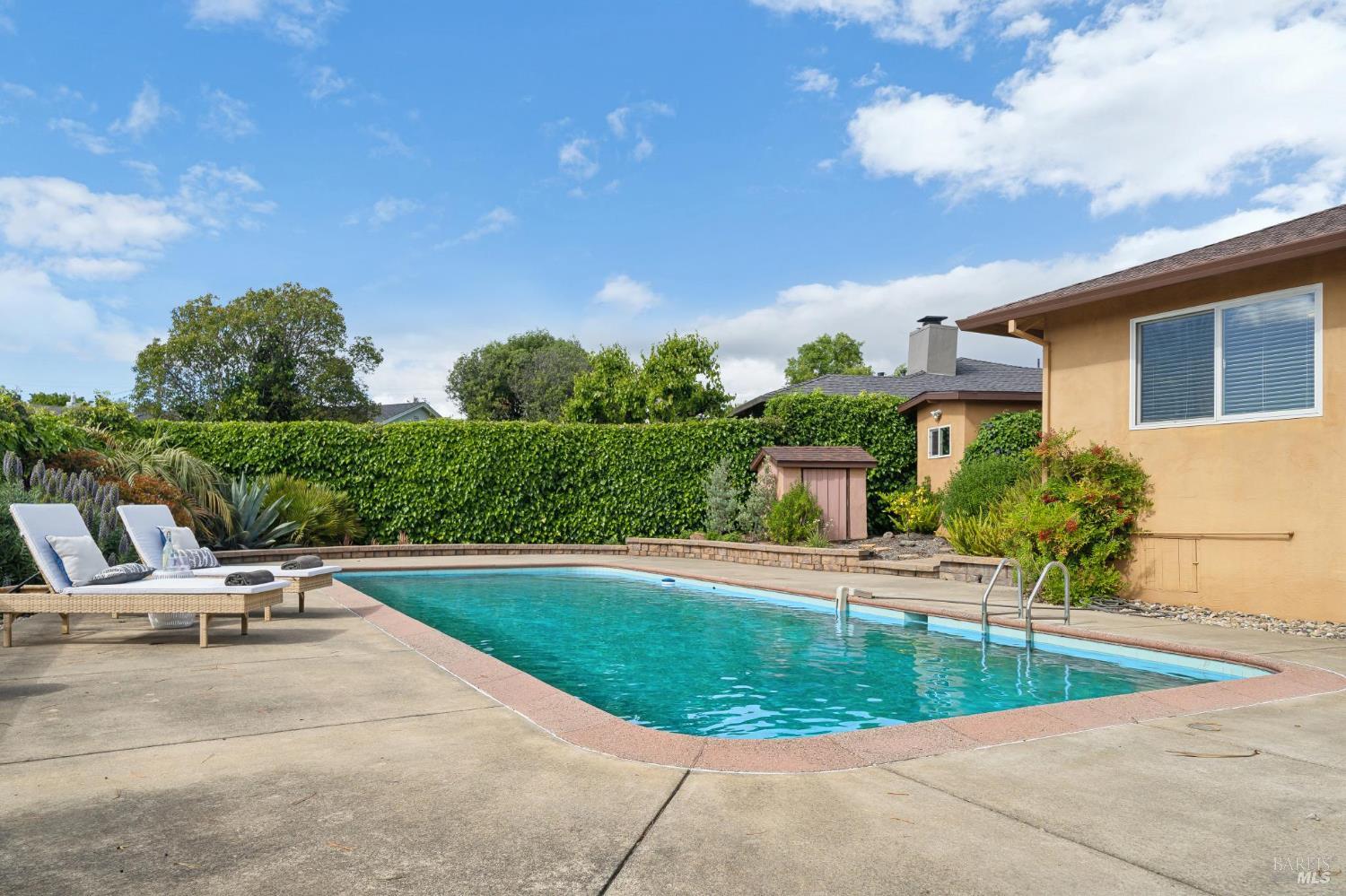 Detail Gallery Image 25 of 29 For 24 Maywood Way, San Rafael,  CA 94901 - 3 Beds | 2 Baths