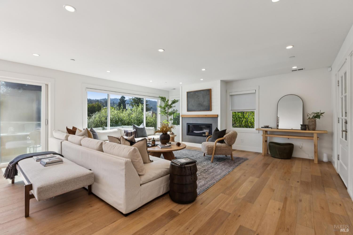 Detail Gallery Image 5 of 42 For 31 Alvarado Ave, Mill Valley,  CA 94941 - 4 Beds | 3 Baths