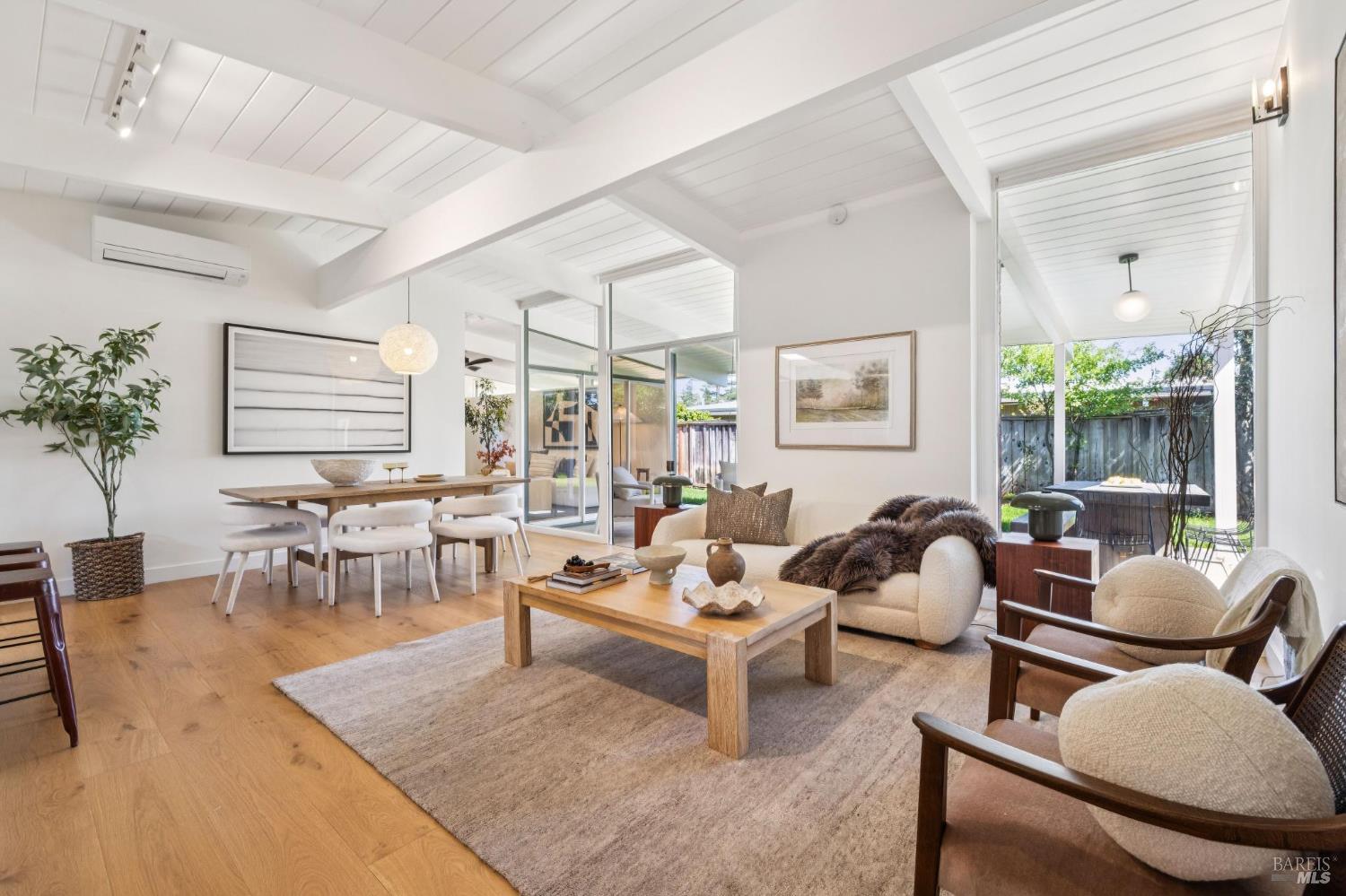 Detail Gallery Image 6 of 57 For 711 Del Ganado Rd, San Rafael,  CA 94903 - 4 Beds | 2 Baths