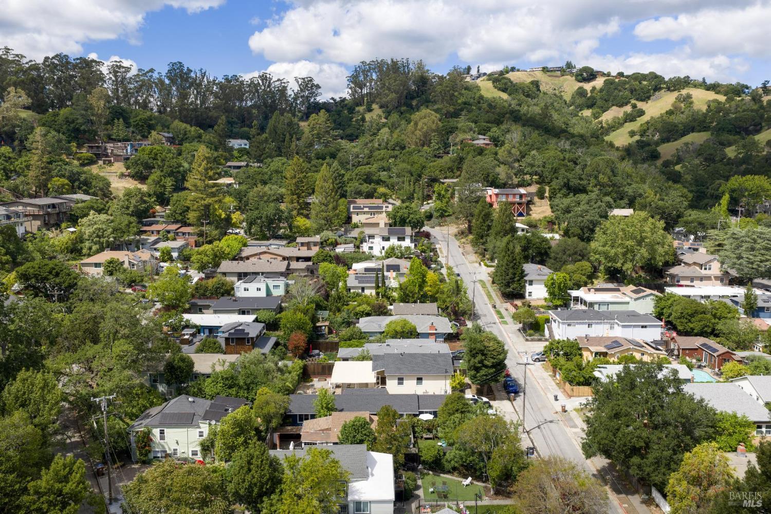 Detail Gallery Image 34 of 36 For 77 Willow Ave, Fairfax,  CA 94930 - 2 Beds | 1 Baths