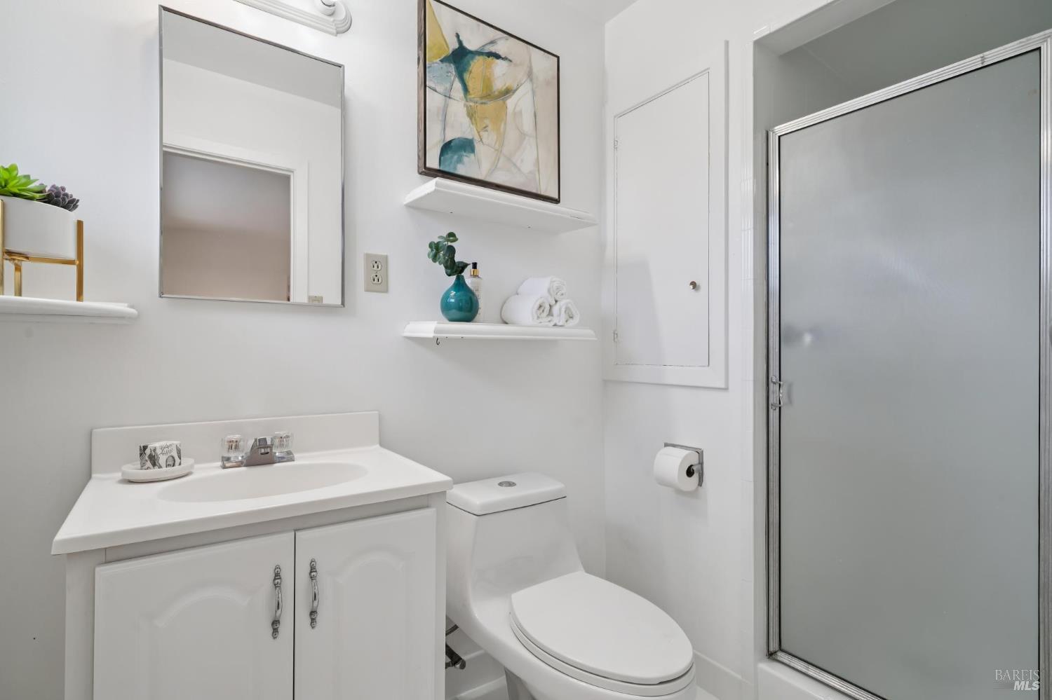 Detail Gallery Image 16 of 29 For 24 Maywood Way, San Rafael,  CA 94901 - 3 Beds | 2 Baths