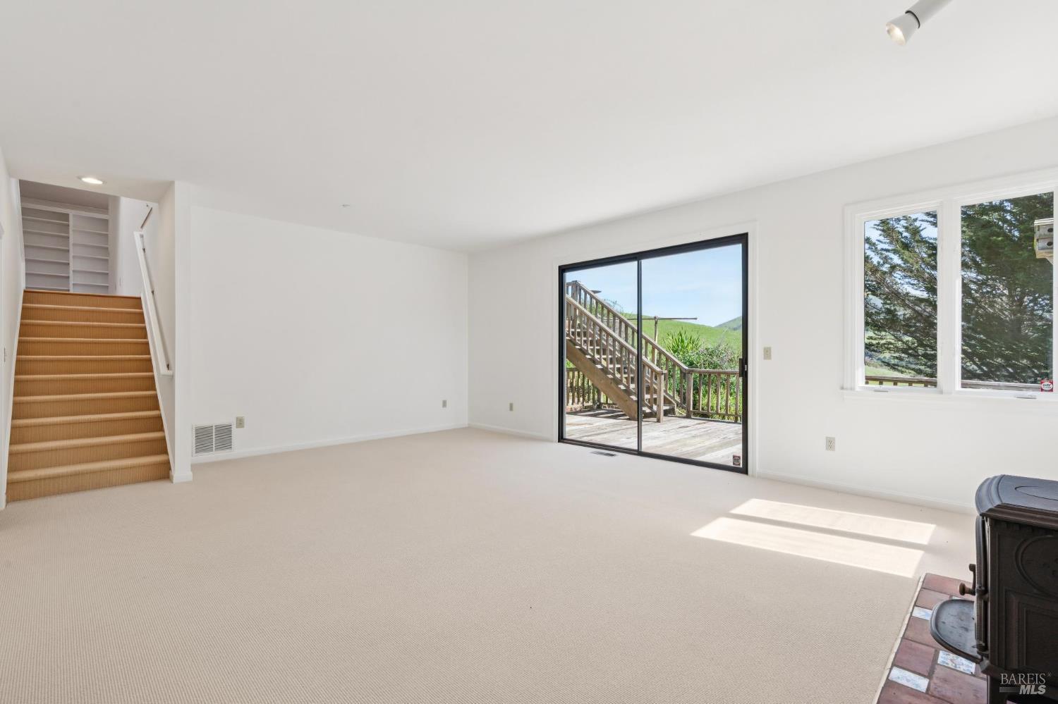 Detail Gallery Image 18 of 64 For 11798 Highway 1 Unkn, Point Reyes Station,  CA 94956 - 3 Beds | 3/1 Baths