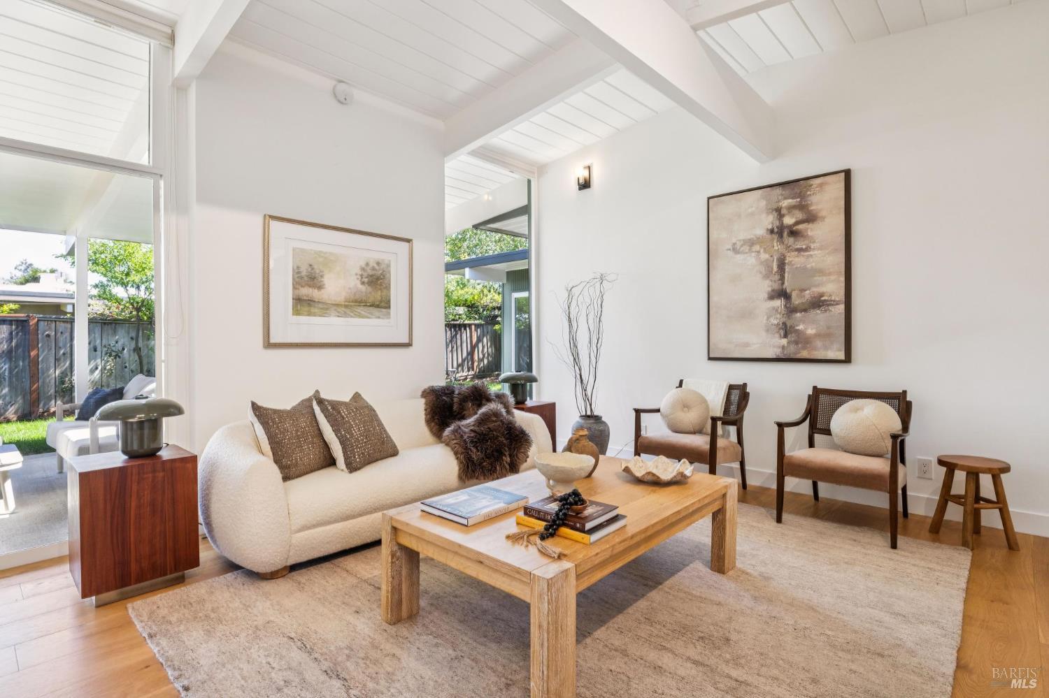 Detail Gallery Image 11 of 57 For 711 Del Ganado Rd, San Rafael,  CA 94903 - 4 Beds | 2 Baths