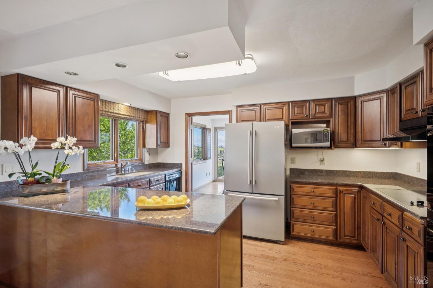 Detail Gallery Image 44 of 90 For 120 Fernwood Dr, San Rafael,  CA 94901 - 4 Beds | 3 Baths