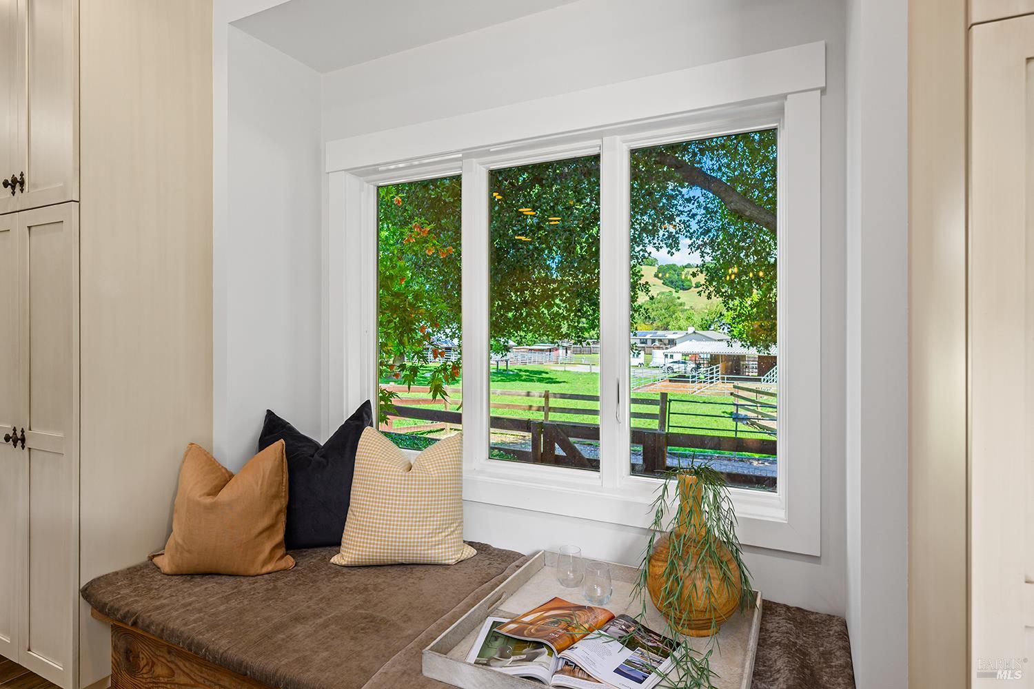 Detail Gallery Image 20 of 80 For 15 Wildwood Ln, Novato,  CA 94947 - 5 Beds | 4/1 Baths