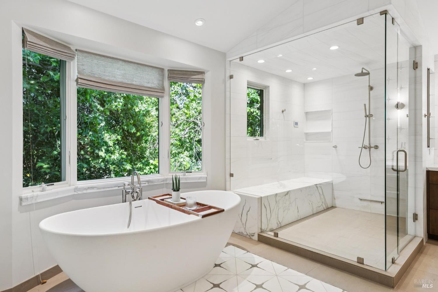 Detail Gallery Image 25 of 56 For 230 Summit Ave, San Rafael,  CA 94901 - 5 Beds | 4/1 Baths