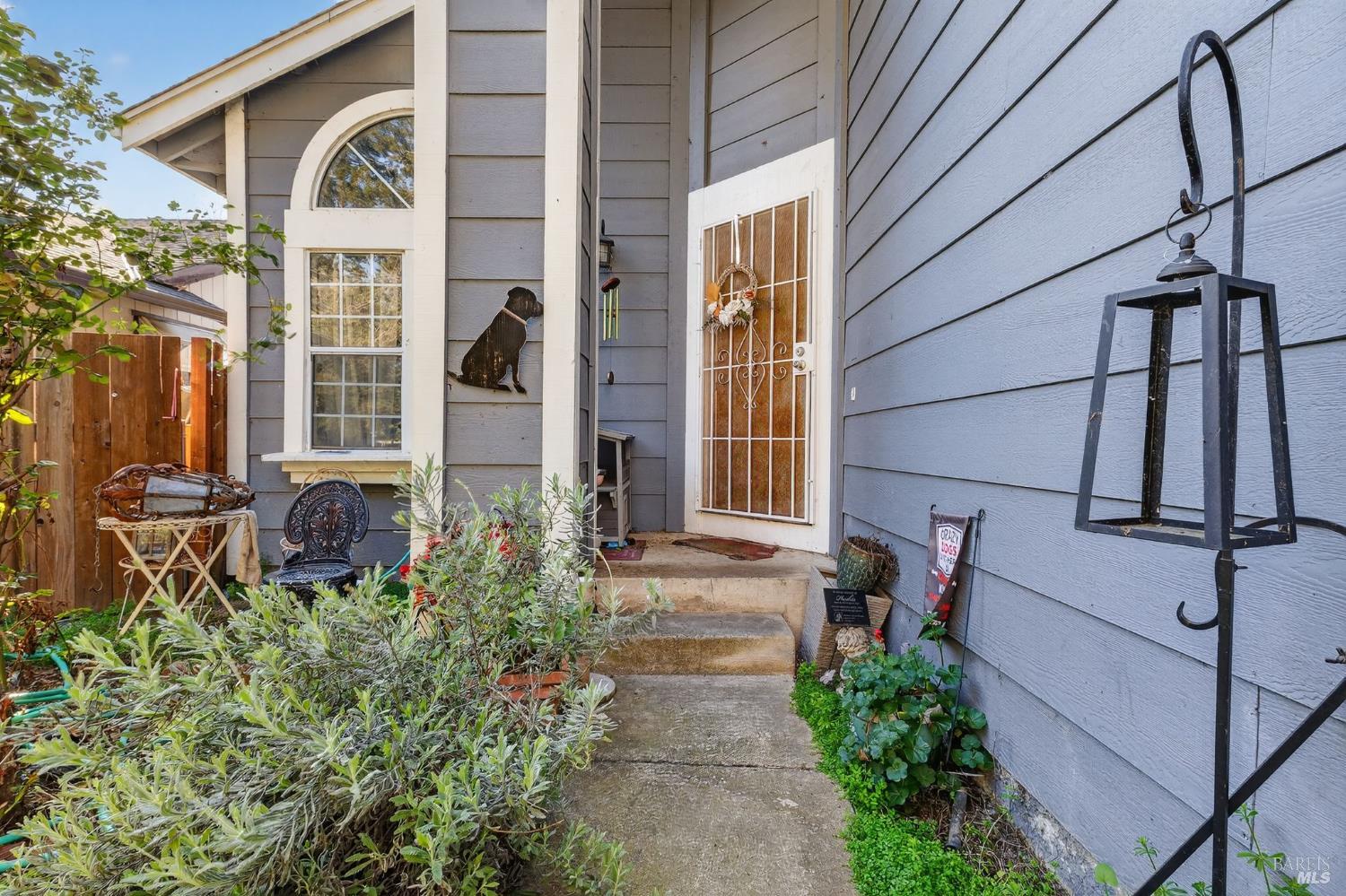 Detail Gallery Image 2 of 15 For 127 Marguerite Ln, Cloverdale,  CA 95425 - 4 Beds | 2/1 Baths