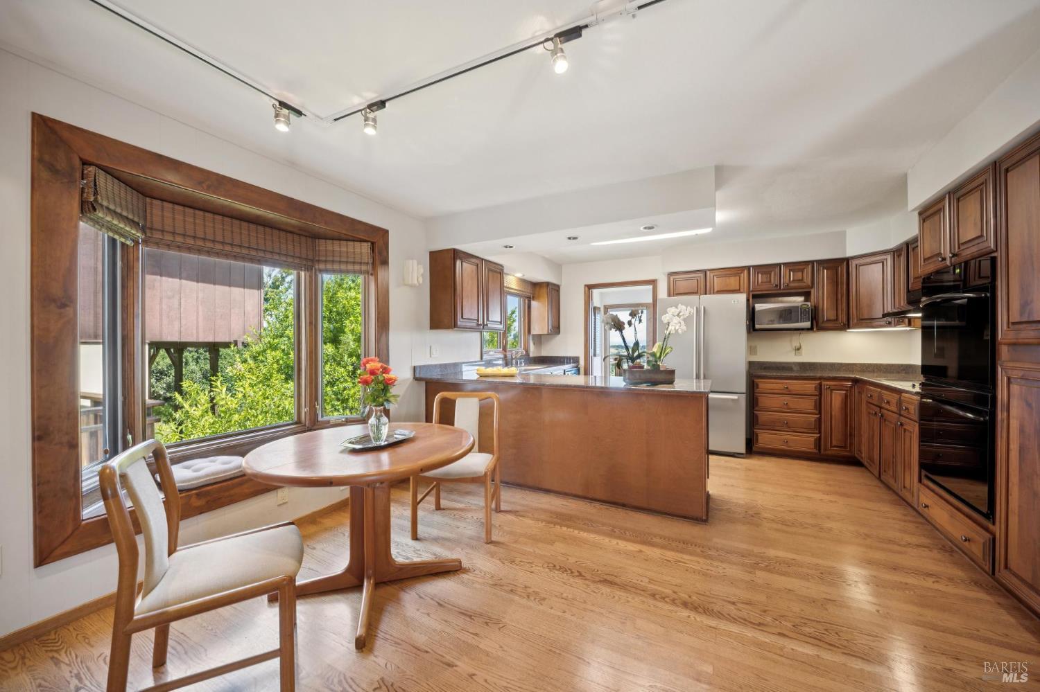 Detail Gallery Image 42 of 90 For 120 Fernwood Dr, San Rafael,  CA 94901 - 4 Beds | 3 Baths