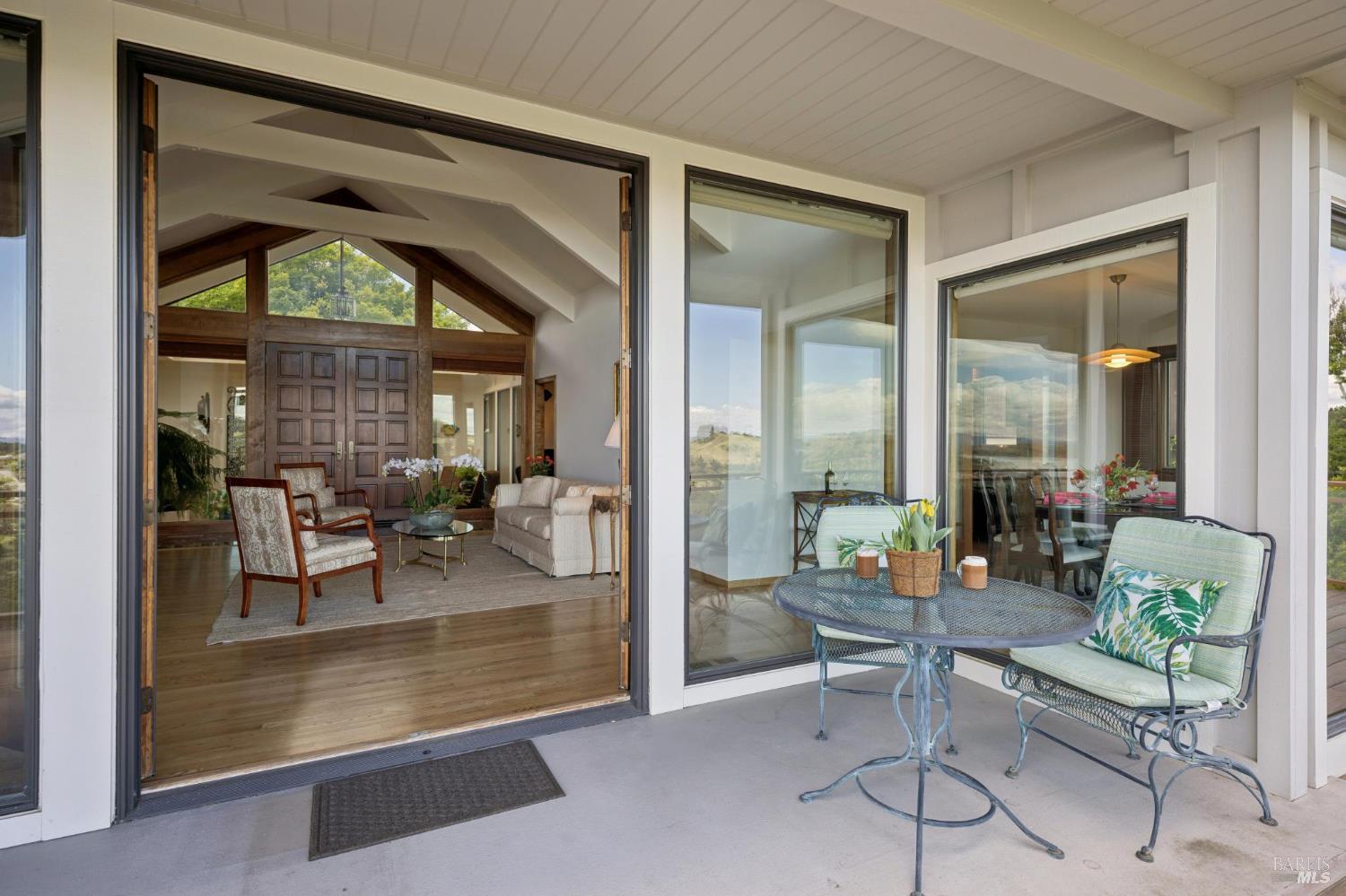 Detail Gallery Image 18 of 90 For 120 Fernwood Dr, San Rafael,  CA 94901 - 4 Beds | 3 Baths