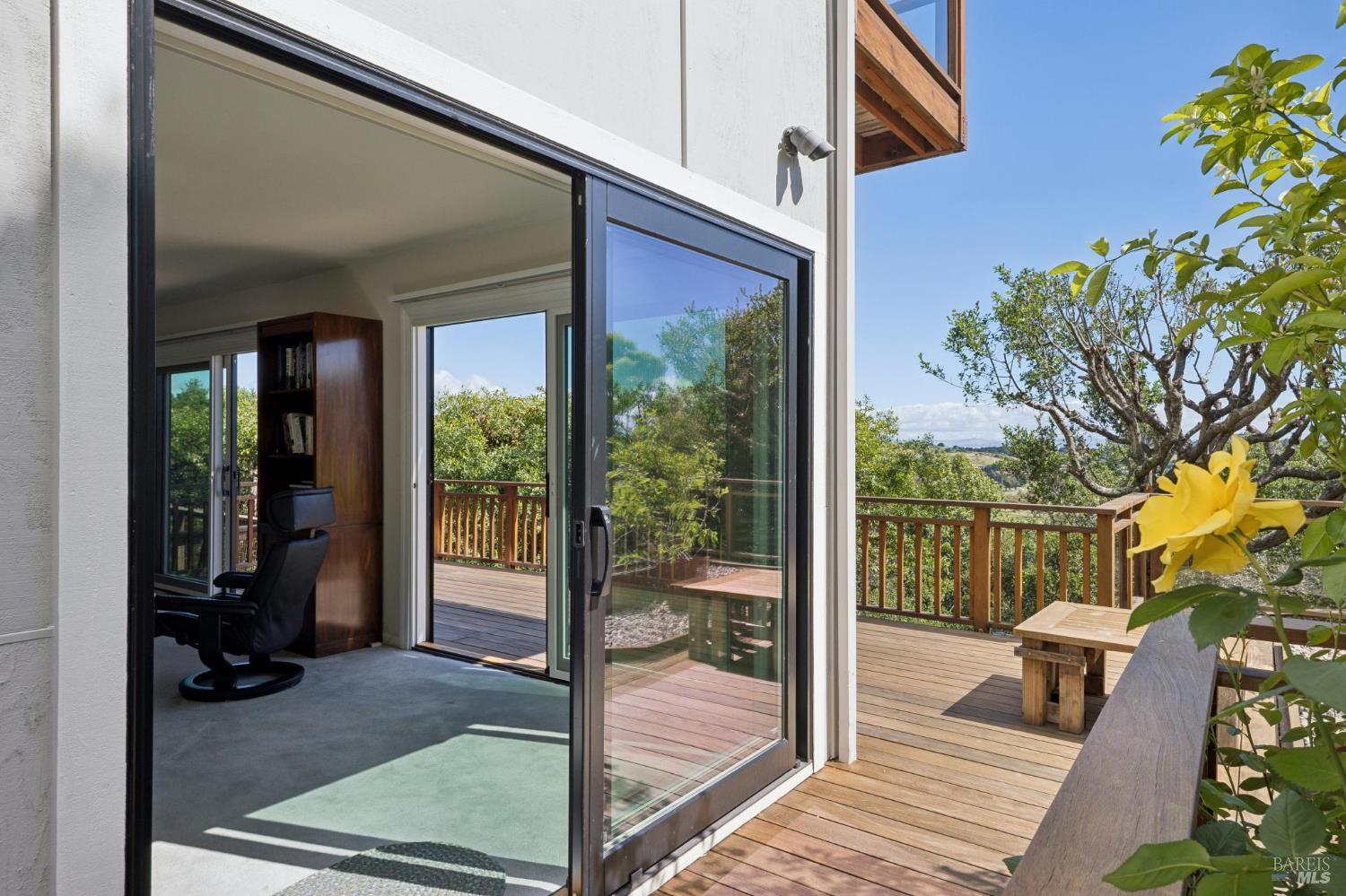 Detail Gallery Image 70 of 90 For 120 Fernwood Dr, San Rafael,  CA 94901 - 4 Beds | 3 Baths