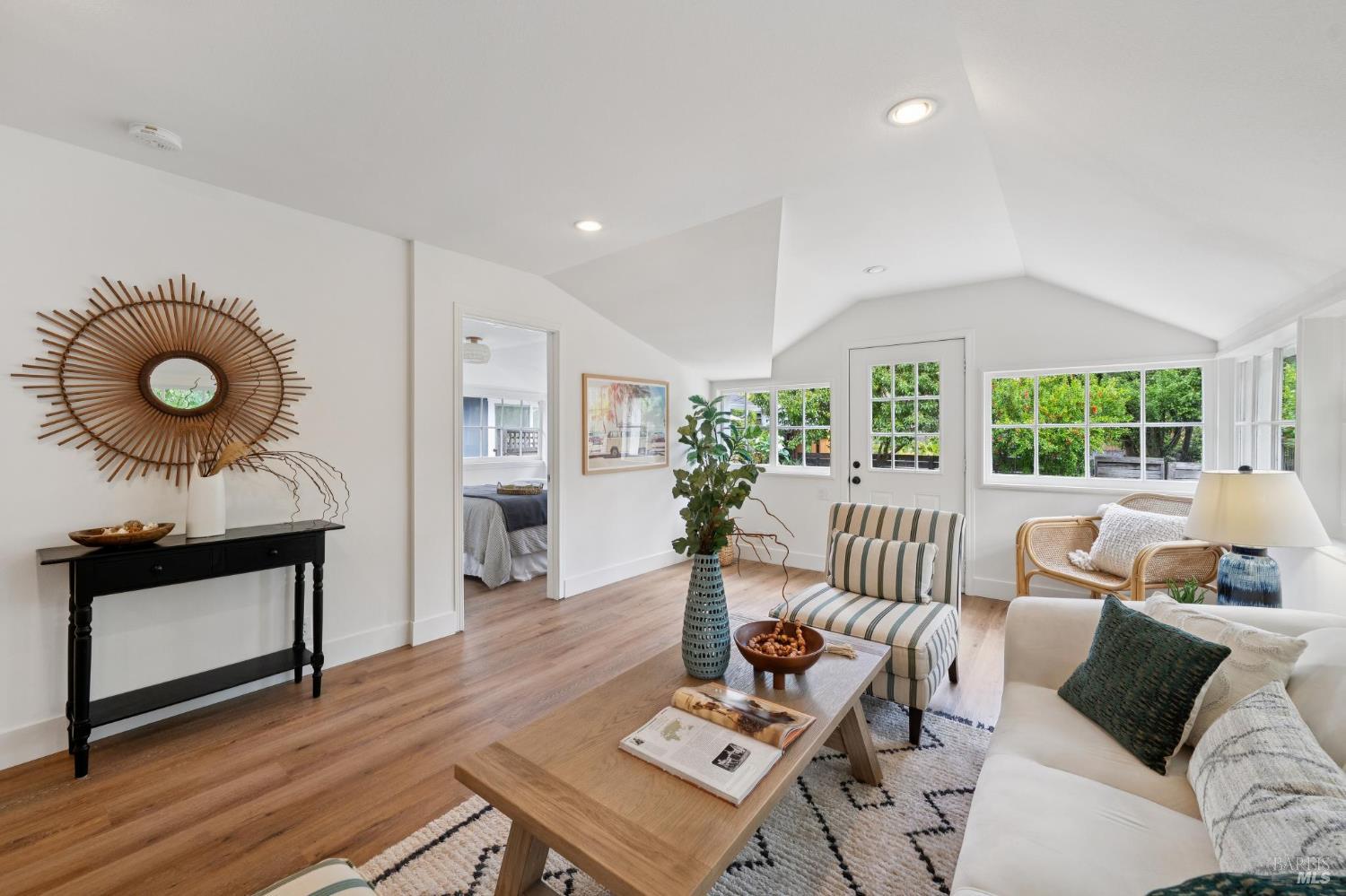 Detail Gallery Image 13 of 36 For 77 Willow Ave, Fairfax,  CA 94930 - 2 Beds | 1 Baths