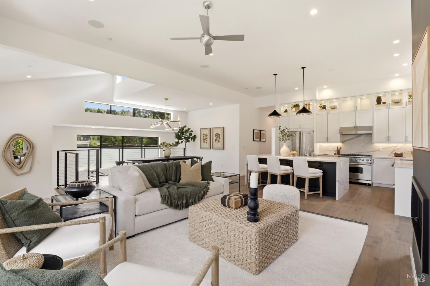 Detail Gallery Image 16 of 38 For 82 S Knoll Rd, Mill Valley,  CA 94941 - 4 Beds | 3 Baths