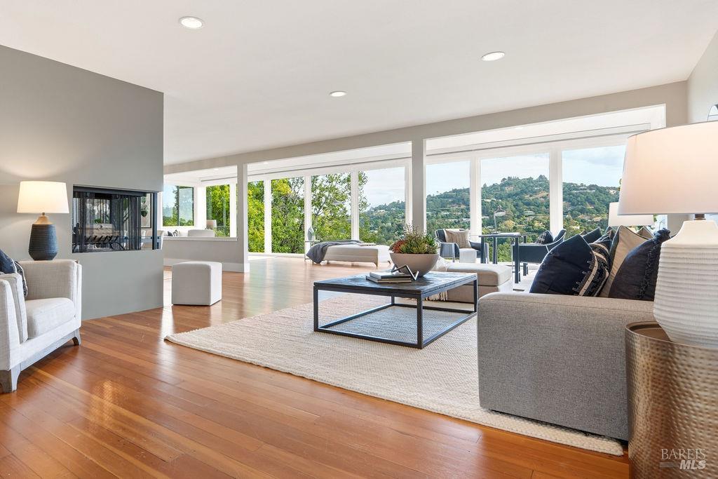 Detail Gallery Image 8 of 62 For 183 Reservoir Rd, San Rafael,  CA 94901 - 6 Beds | 6 Baths