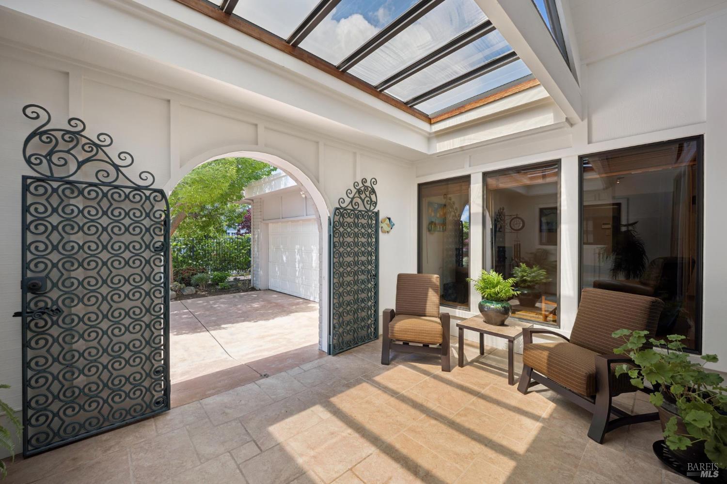 Detail Gallery Image 8 of 90 For 120 Fernwood Dr, San Rafael,  CA 94901 - 4 Beds | 3 Baths