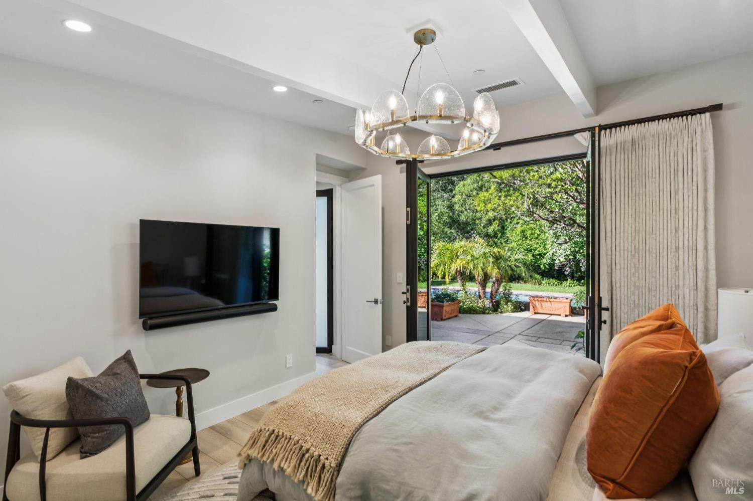 Detail Gallery Image 47 of 56 For 230 Summit Ave, San Rafael,  CA 94901 - 5 Beds | 4/1 Baths