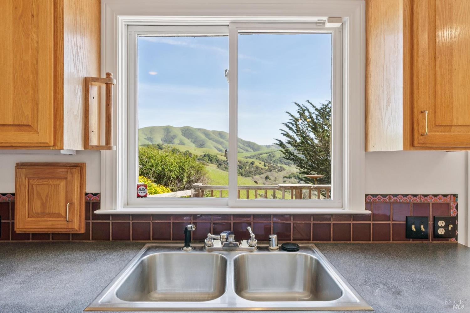 Detail Gallery Image 12 of 64 For 11798 Highway 1 Unkn, Point Reyes Station,  CA 94956 - 3 Beds | 3/1 Baths