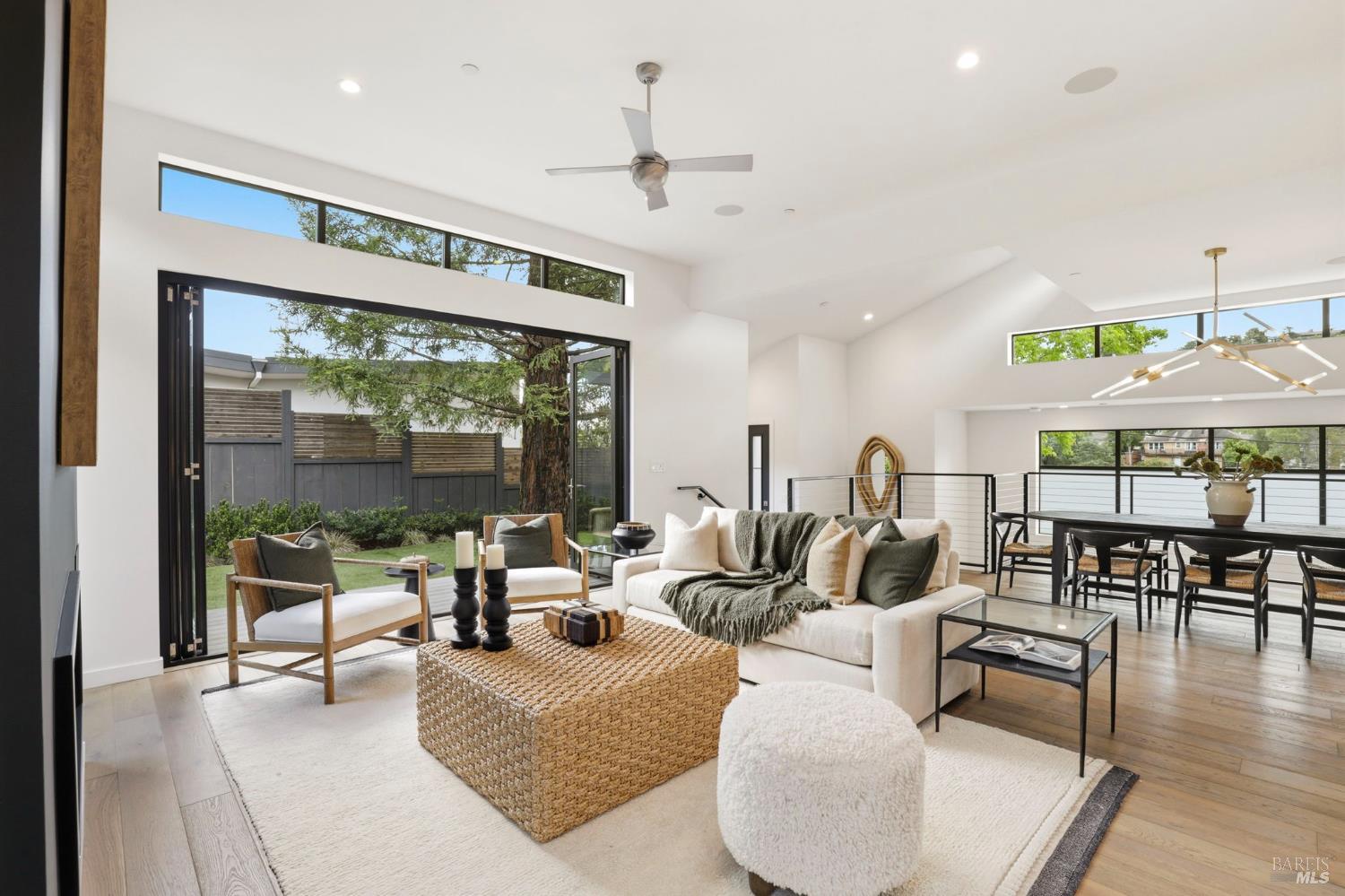 Detail Gallery Image 17 of 38 For 82 S Knoll Rd, Mill Valley,  CA 94941 - 4 Beds | 3 Baths