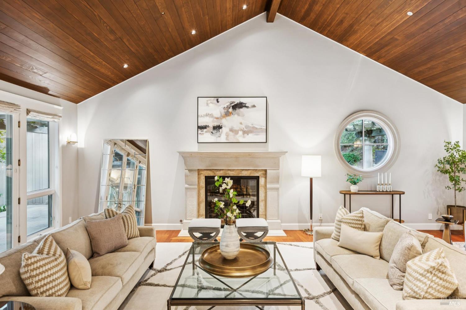 Detail Gallery Image 10 of 56 For 230 Summit Ave, San Rafael,  CA 94901 - 5 Beds | 4/1 Baths