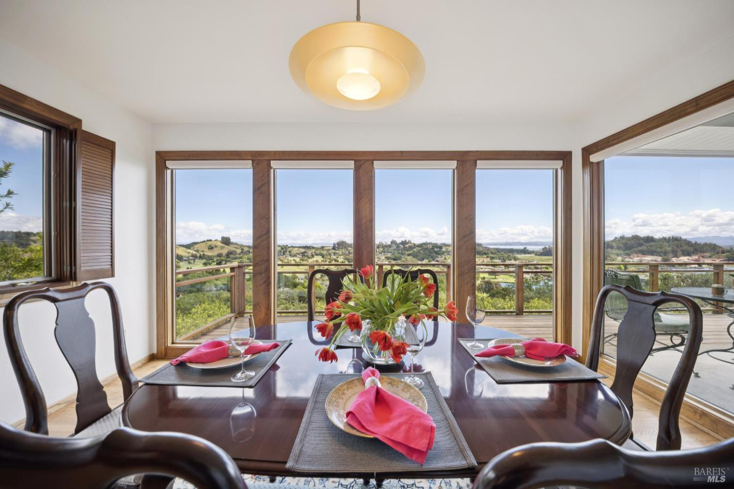 Detail Gallery Image 34 of 90 For 120 Fernwood Dr, San Rafael,  CA 94901 - 4 Beds | 3 Baths