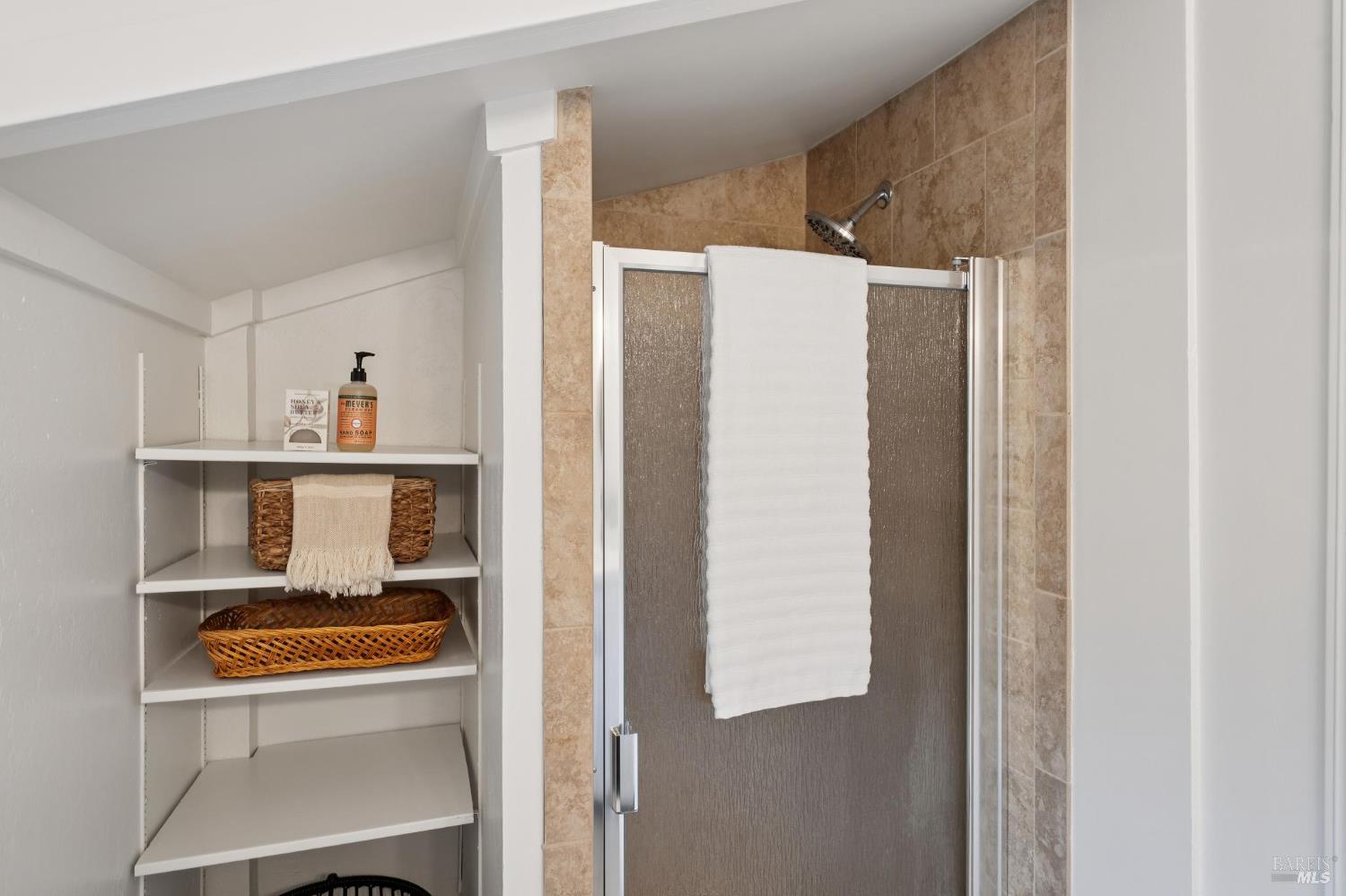 Detail Gallery Image 26 of 36 For 77 Willow Ave, Fairfax,  CA 94930 - 2 Beds | 1 Baths